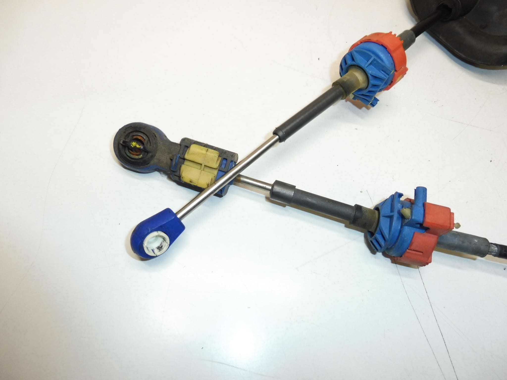 Tiges de commande de changement de vitesses pour boîte automatique Peugeot 307 / Citroën C4 2444EQ 1684689780 (d'occasion) – Image 2