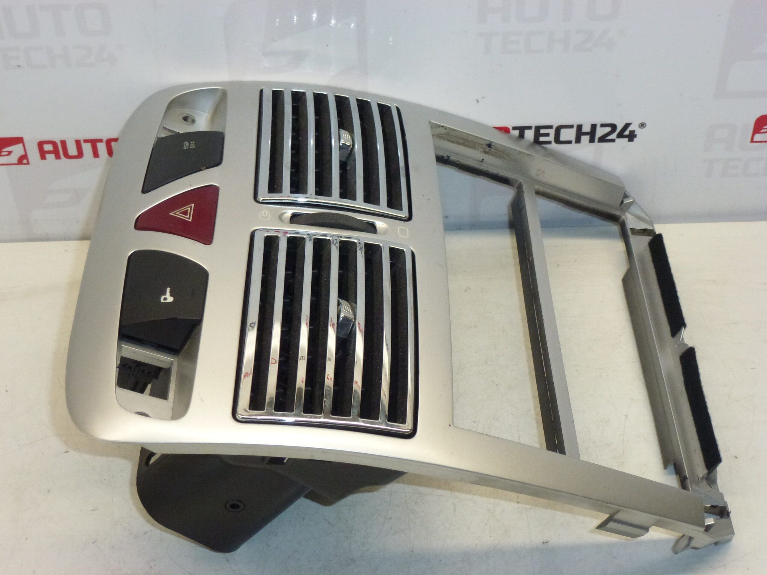 Cadre de radio avec ventilateurs pour Peugeot 307 9634505077 8211CZ – Image 2