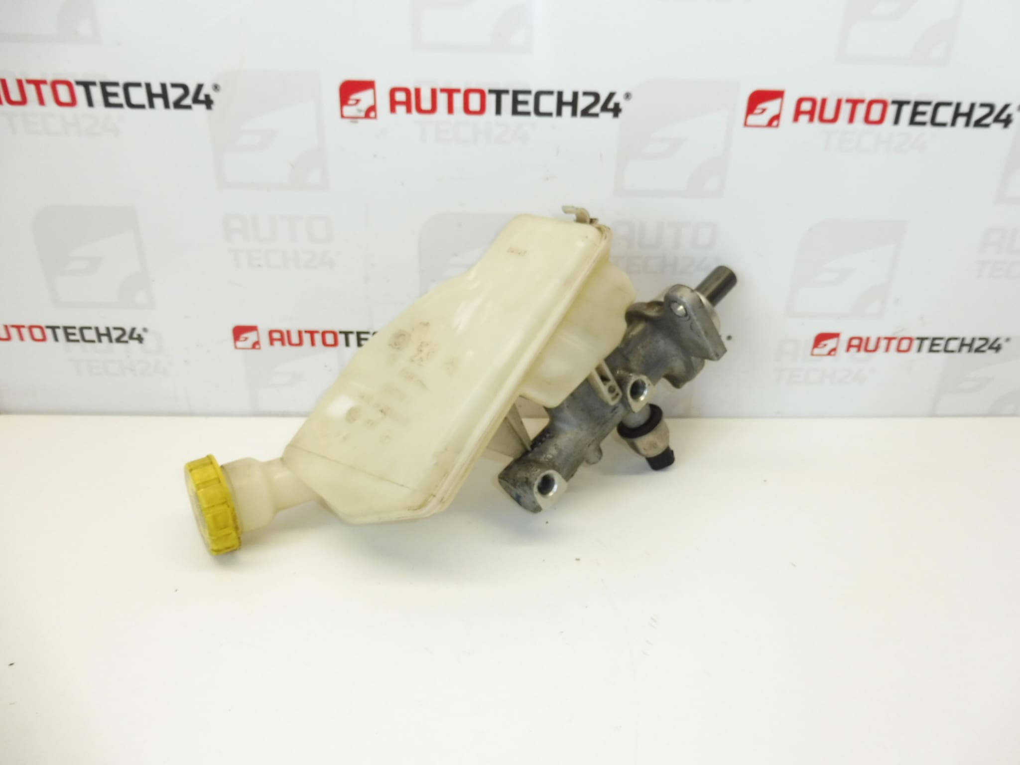 Maître cylindre de frein avec réservoir Citroën Peugeot 4601L9 463592
