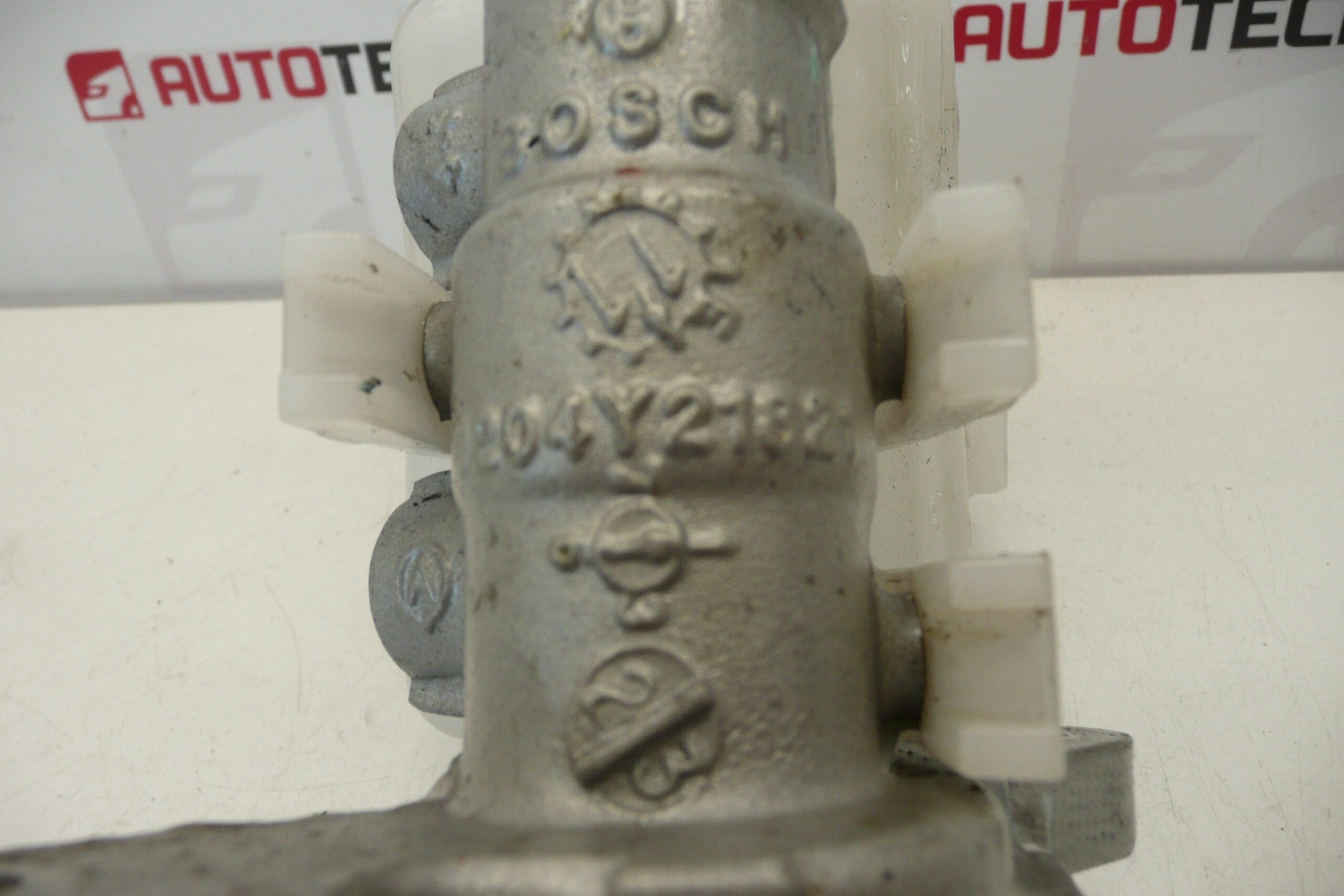Cylindre principal de frein d'occasion pour Citroën C1 / Peugeot 107 - Réf. 0204Y21821, 4601R3 – Image 2