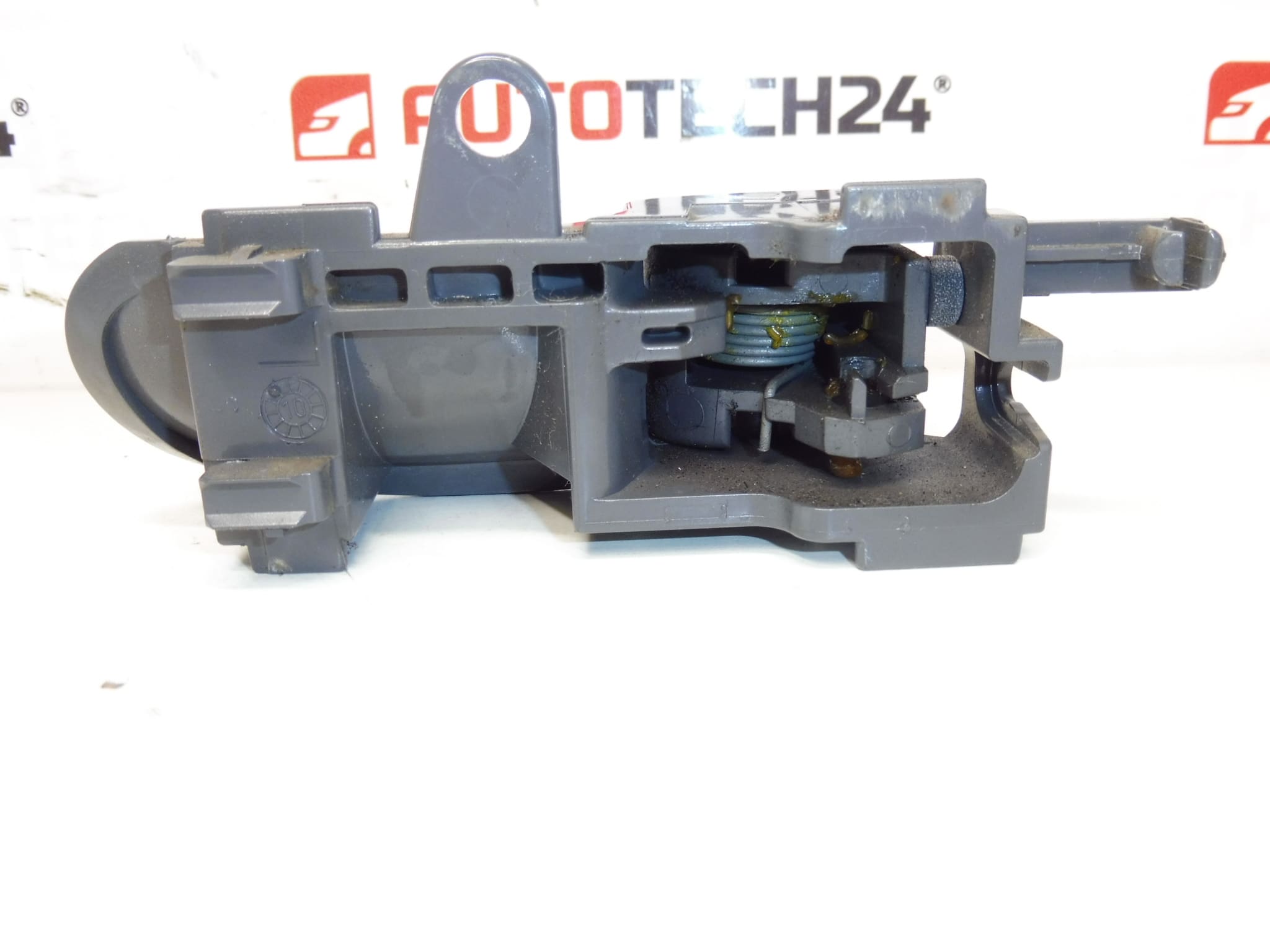 Poignée intérieure gauche Citroën C1 Peugeot 107 1608475980 – Image 2