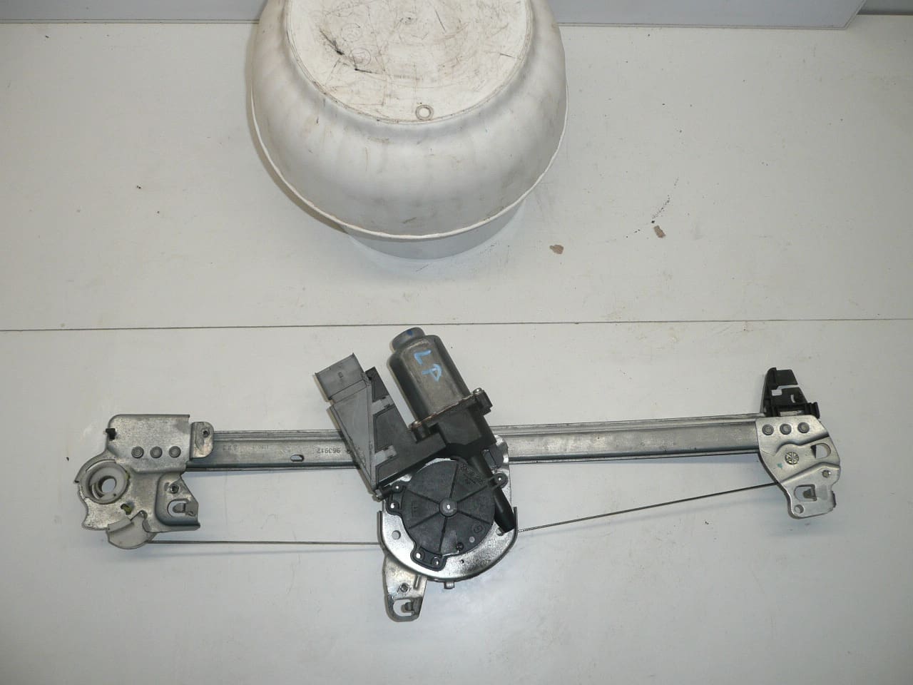 Mécanisme de Lève-Vitre Avant Gauche Citroën C3 9221AQ – Image 2