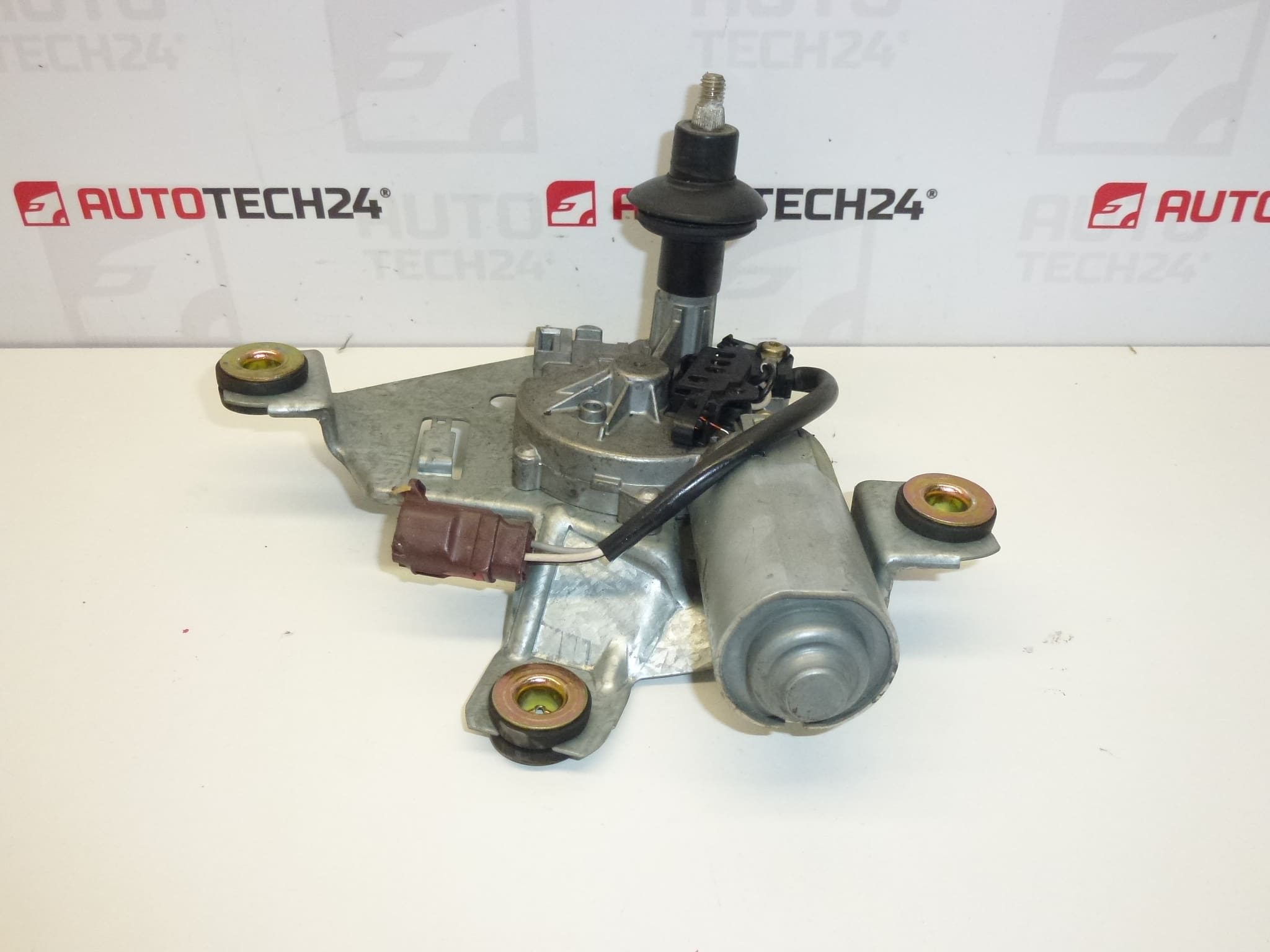 Moteur d'essuie-glace arrière Peugeot 406 Break 0390201556 6405G3 – Image 2