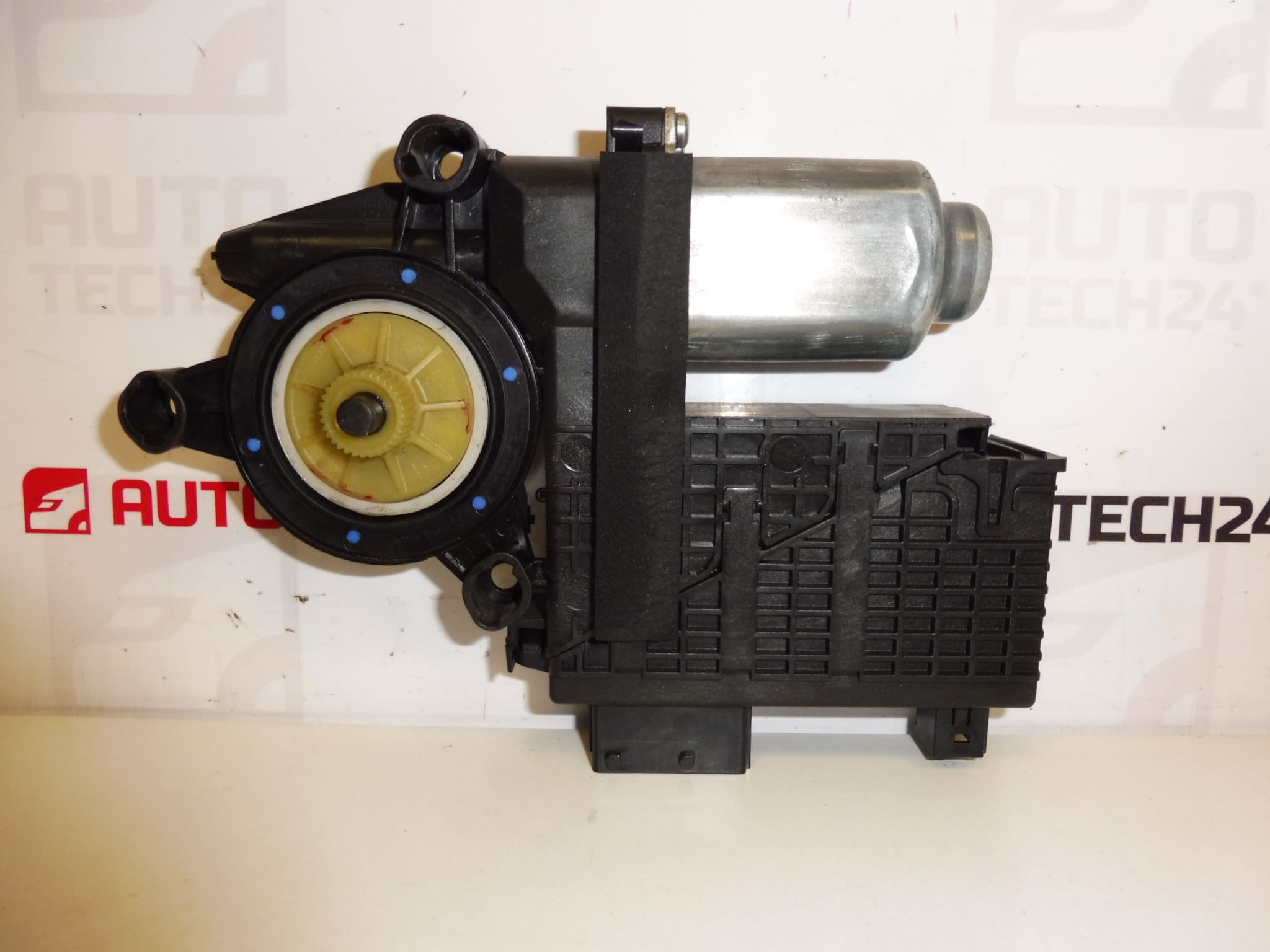 Moteur De Lève-Vitre Avant Gauche Pour Citroën C4 Picasso 9682495880 9221CZ – Image 2