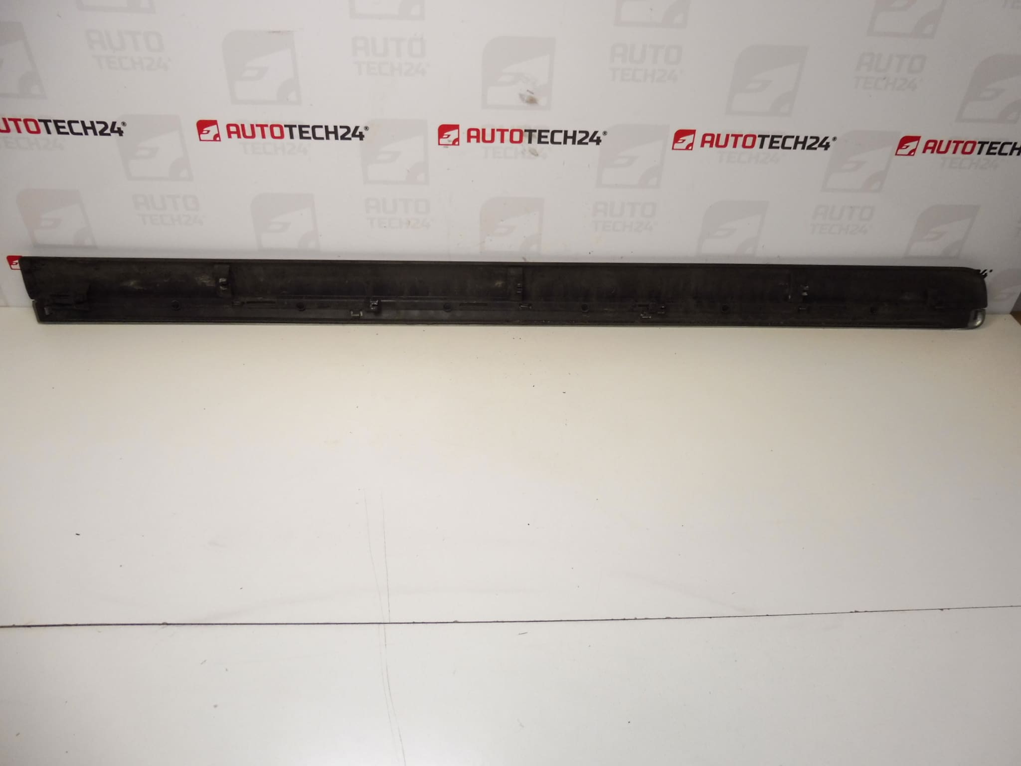 Baguette de porte avant droite d'occasion pour Citroën C8 / Peugeot 807 EYZW 1401028477 8545GJ – Image 2