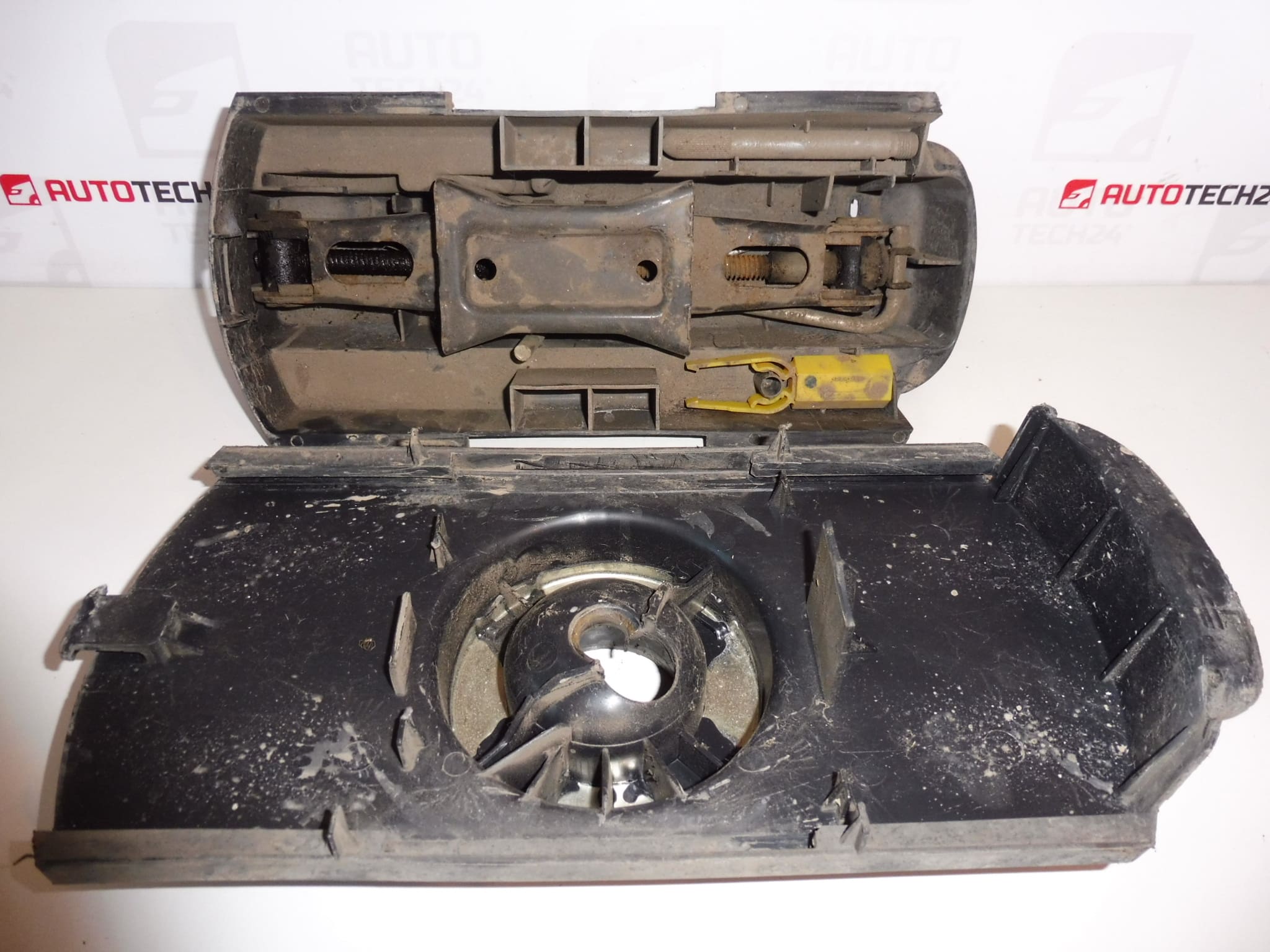 Kit d'outils et cric pour Peugeot 307 SW 9655347080 673696 672594 – Image 2