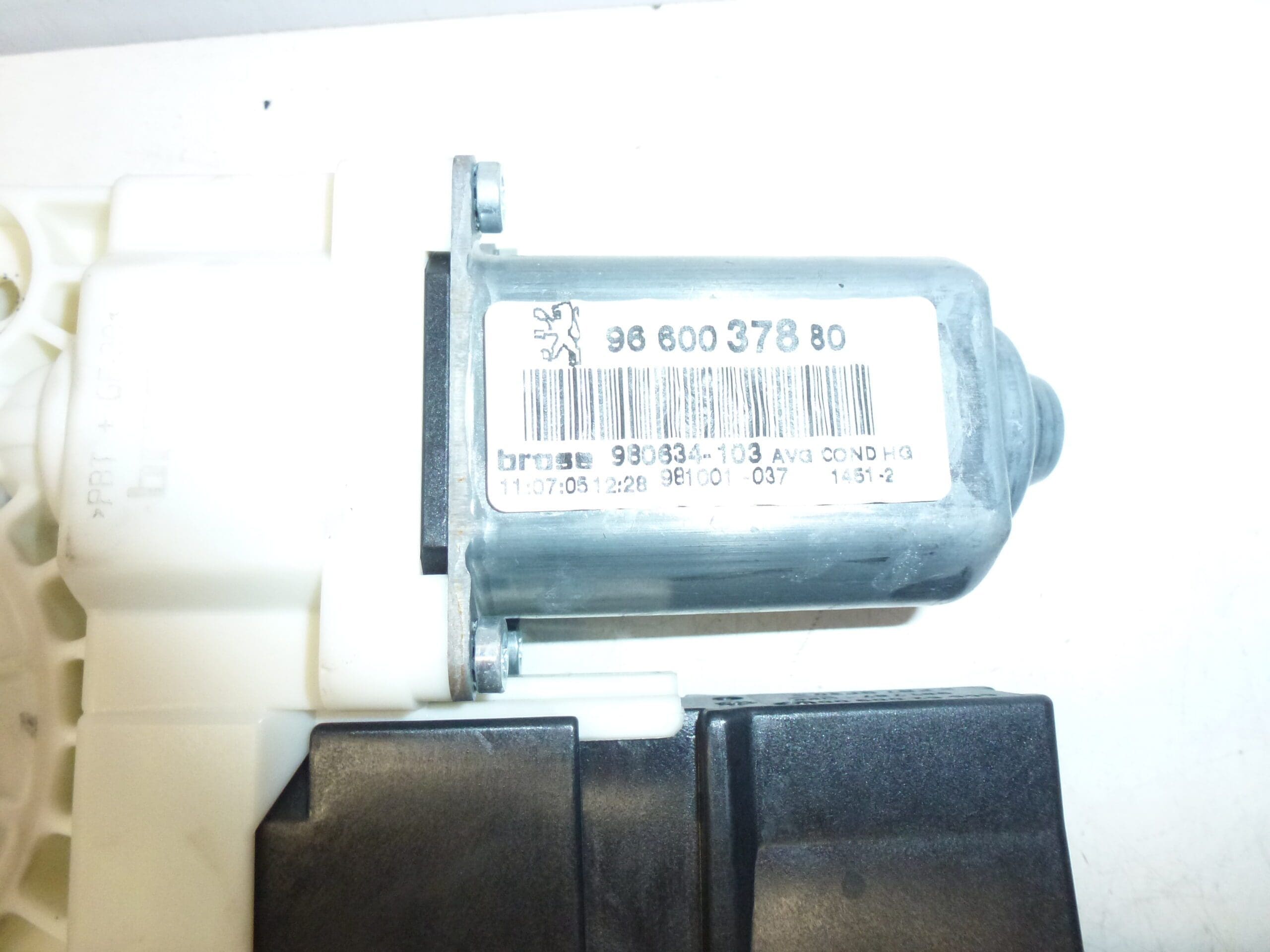 Moteur de lève-vitre gauche Peugeot 307 CC 9660037880 9221CN – Image 2