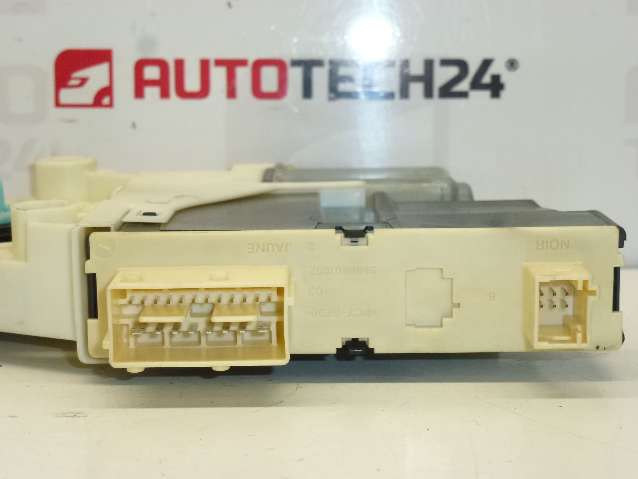 Moteur de lève-vitre gauche d'occasion pour Peugeot 307 Réf. 9649911180 9221CG – Image 2