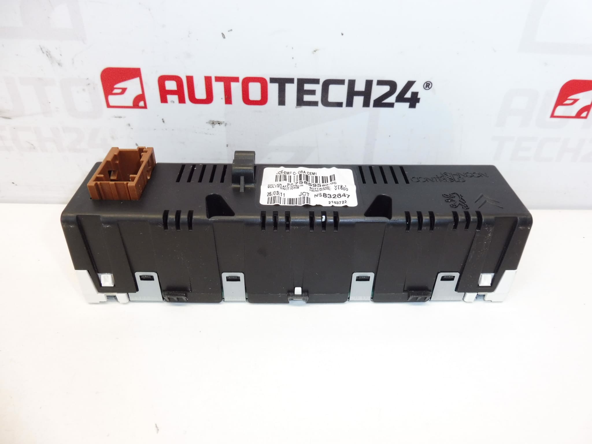 Unité d'affichage radio et ordinateur de bord Peugeot 308 9675859580 1607240280 – Image 2