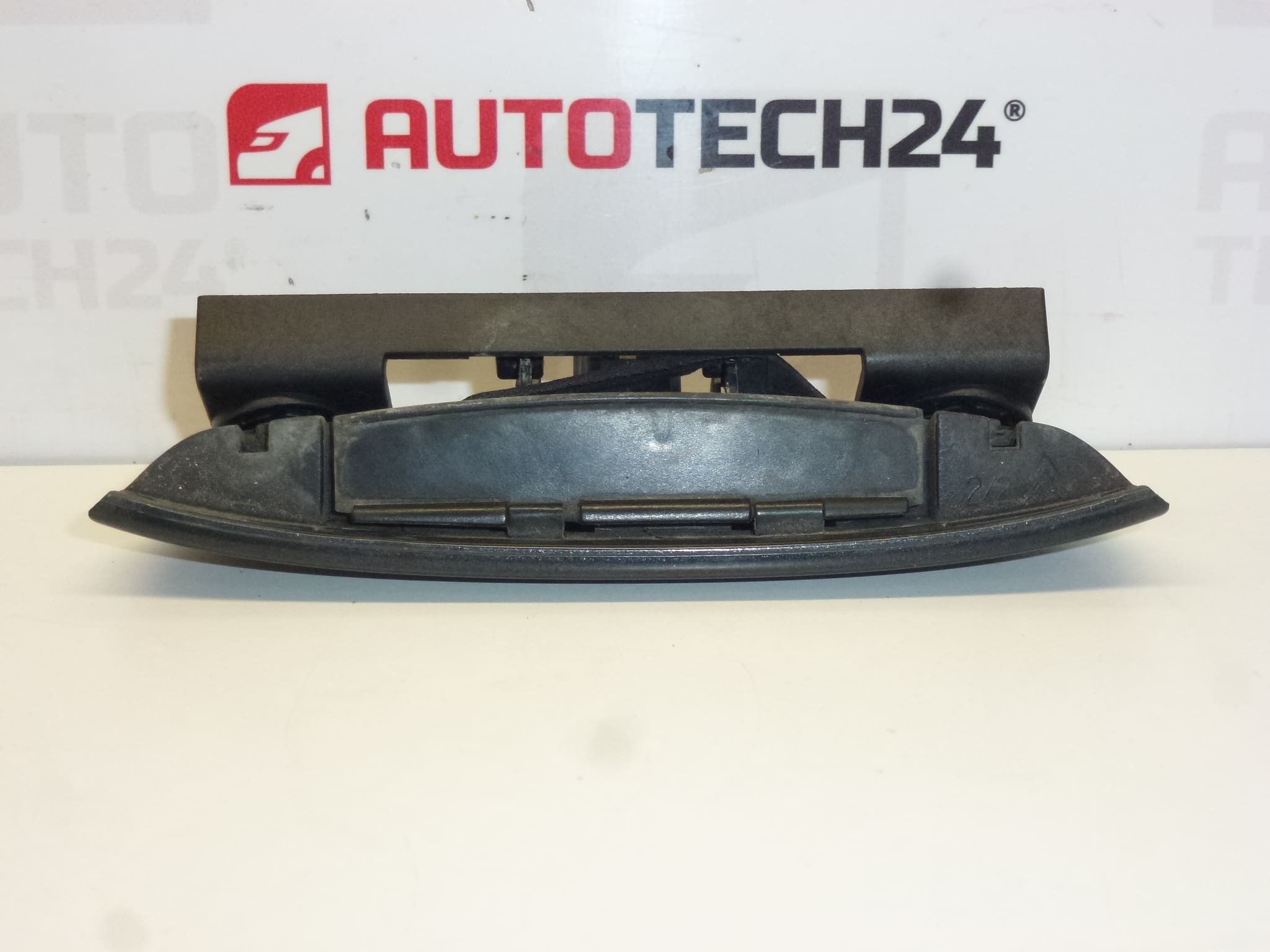 Poignée de hayon arrière grise métallisée EYPC pour Citroën C4 et C5 II 9649858777 8726Q8 – Image 2