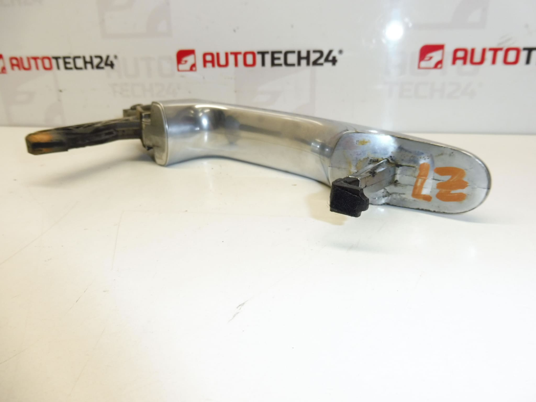 Poignée de porte arrière chromée d'occasion pour Citroën et Peugeot 9101EG – Image 2
