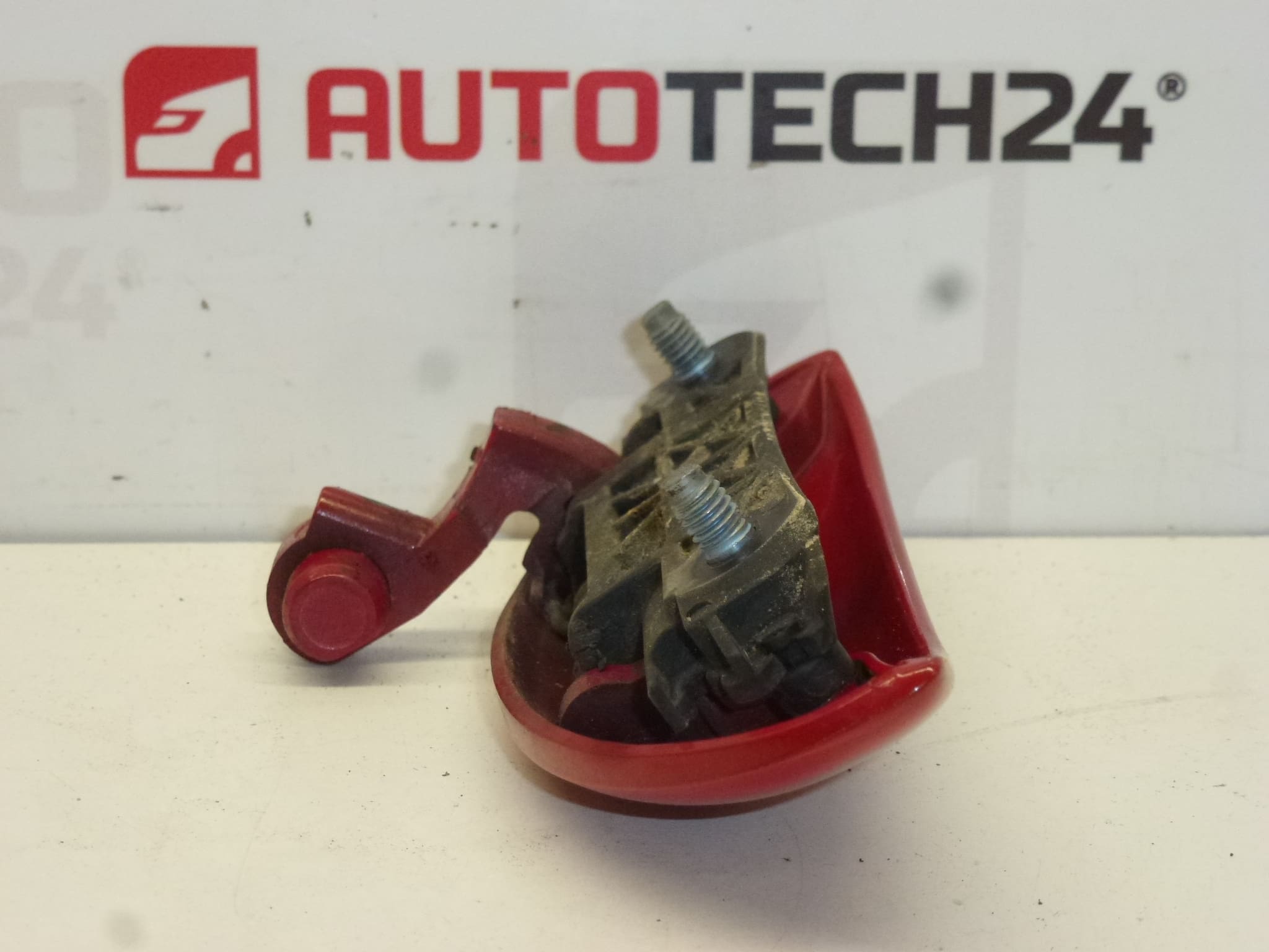 Poignée de porte arrière droite rouge d'occasion pour Citroën C1 et Peugeot 107 - 9101AN – Image 2