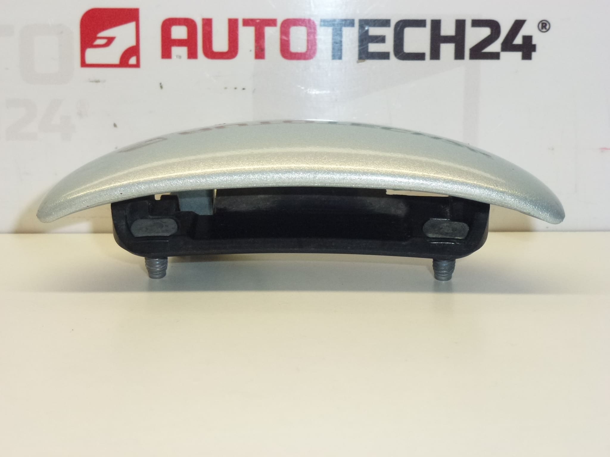 Poignée de porte avant droite Citroën C1 / Peugeot 107 - argentée/bleue - 9101AH – Image 2