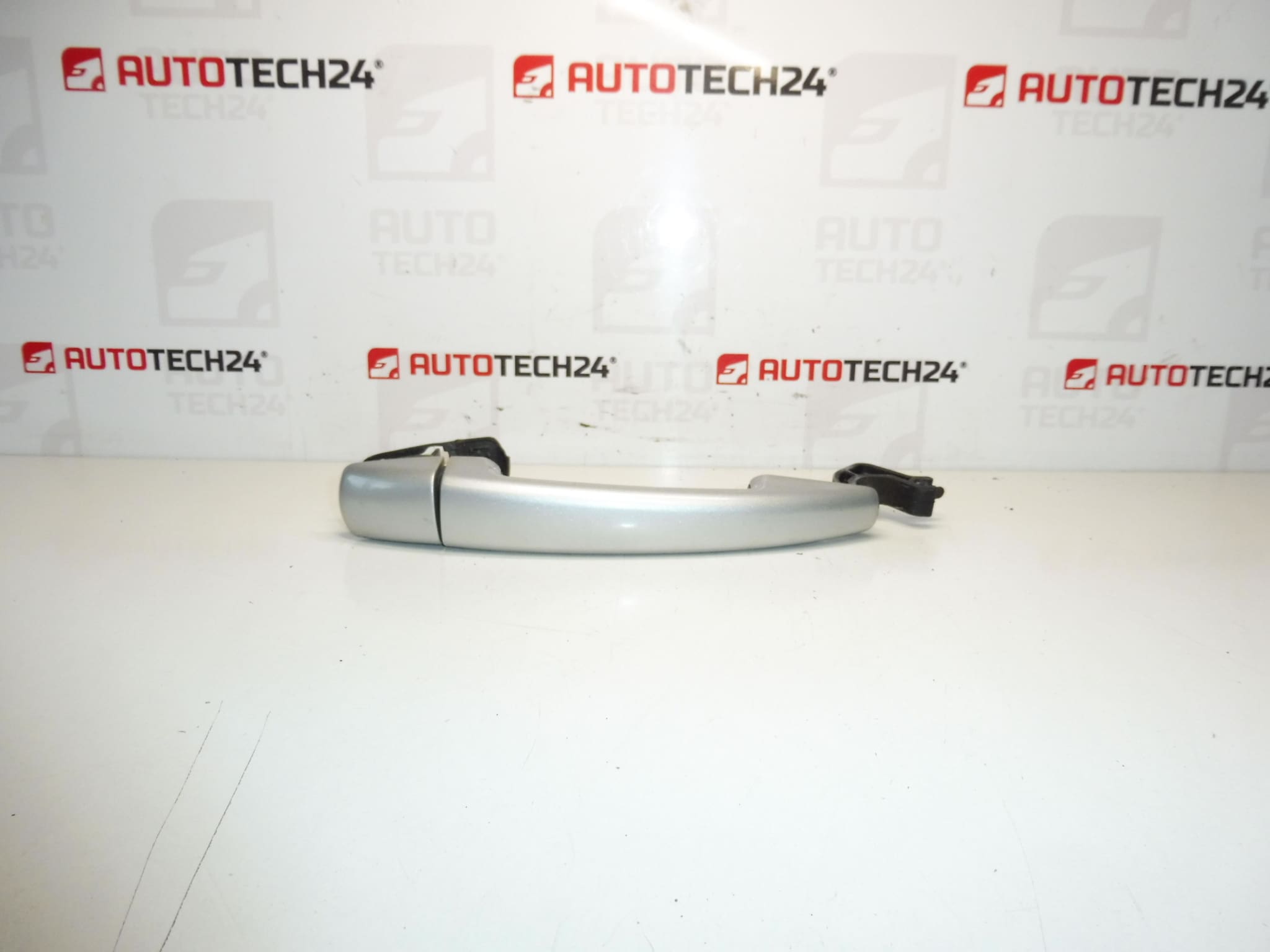 Poignée de porte avant gauche d'occasion EZRC pour Peugeot 3008 I / 5008 I - 9101KJ – Image 2
