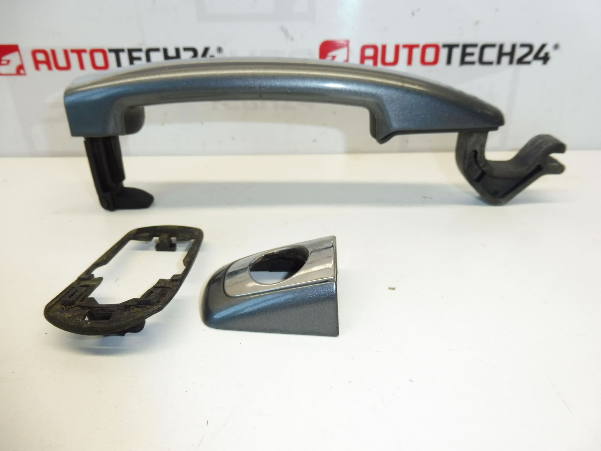 Poignée de porte côté conducteur d'occasion KTHB Citroën 9101HR – Image 2