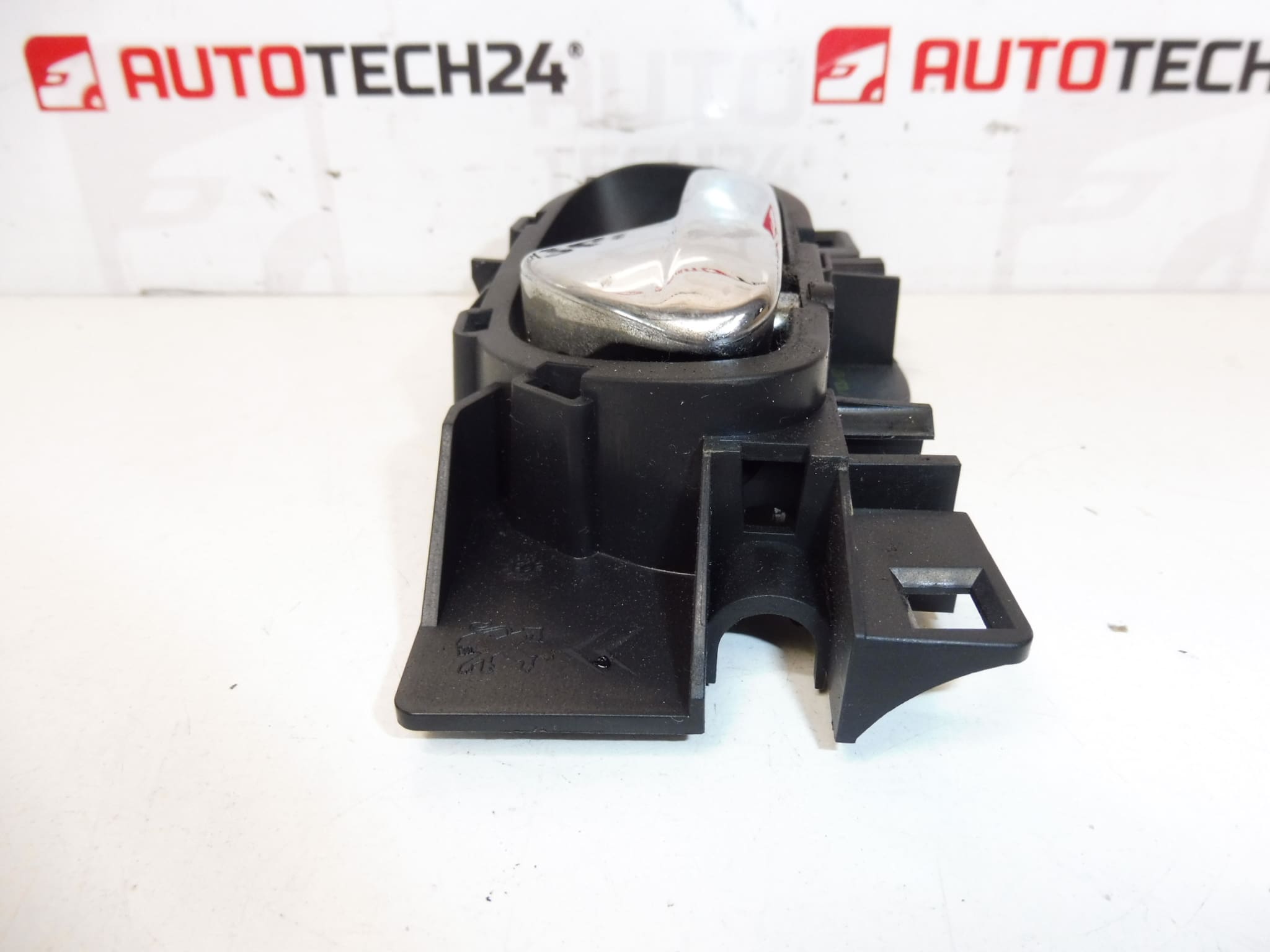 Poignée intérieure de porte gauche d'occasion pour Citroën C4 Grand Picasso 96555518VD 9143L9 – Image 2