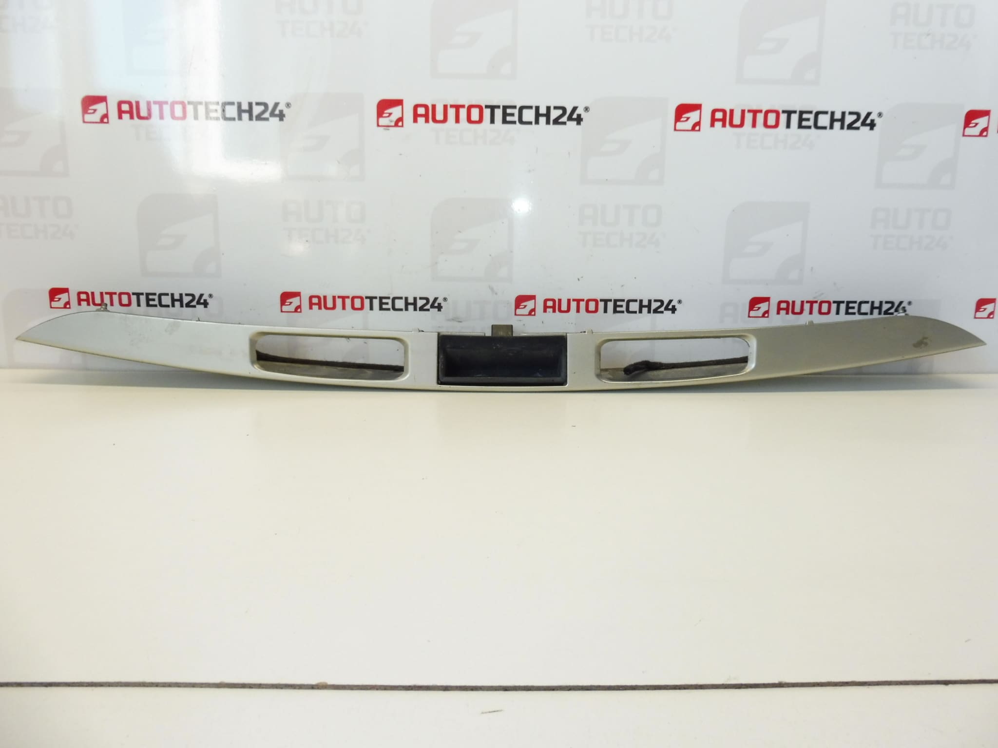 Poignée de hayon arrière Peugeot 207 ETSC 8742L0 – Image 2