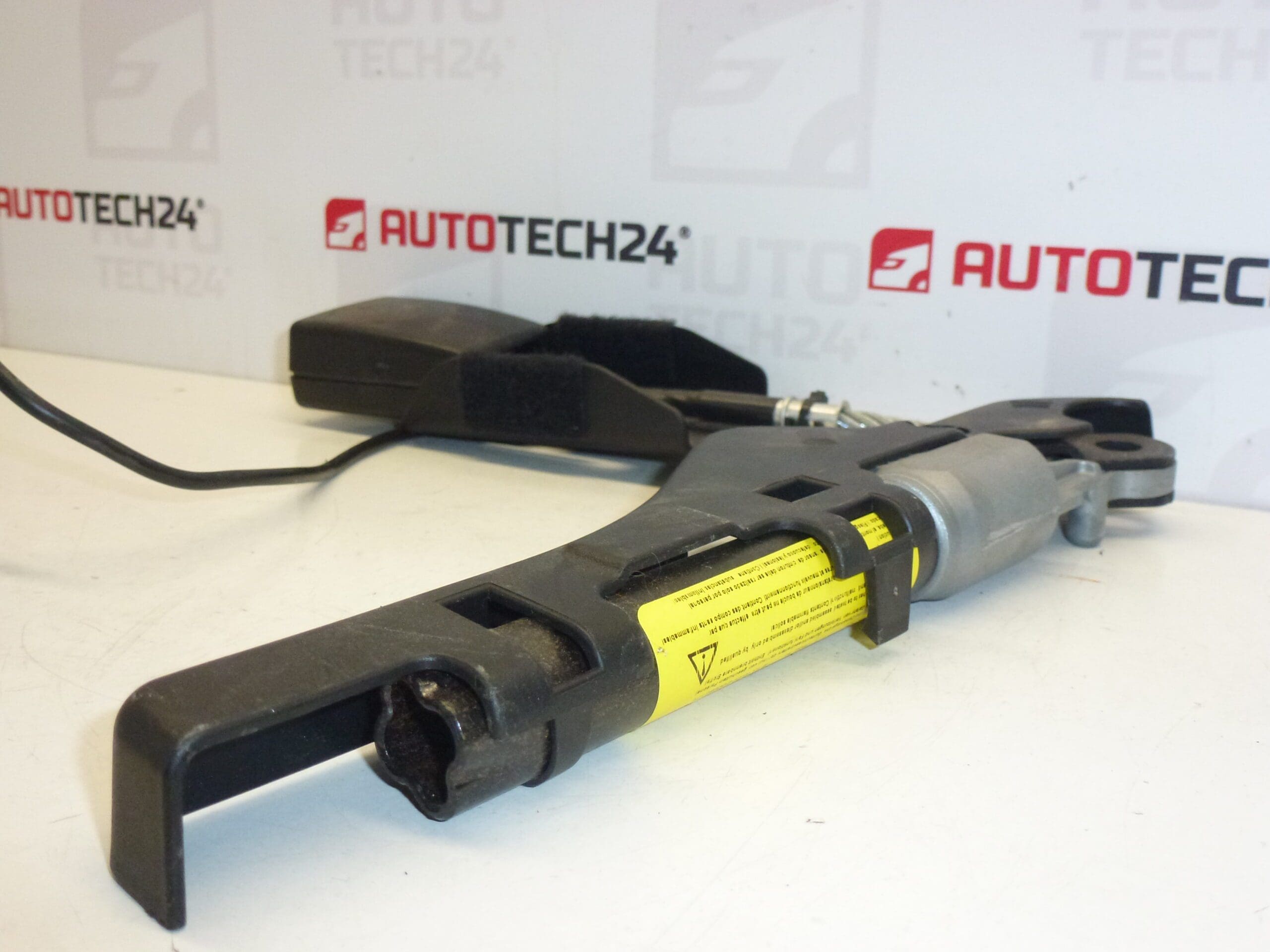 Rétracteur pyrotechnique droit pour ceinture de sécurité Citroën C2 C3 9639873877 8973TG – Image 2