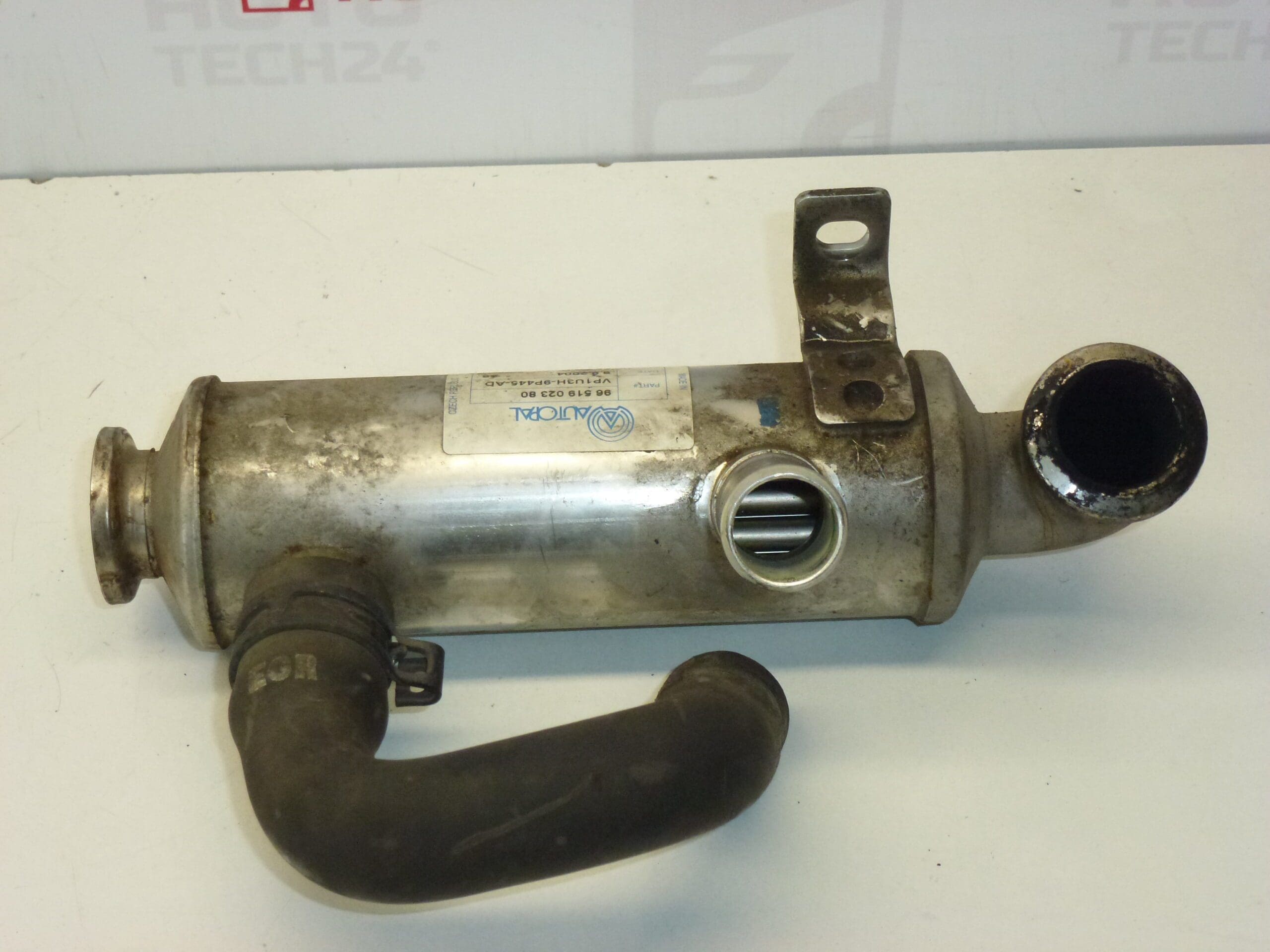 Refroidisseur de recirculation des gaz d'échappement (EGR) 1.4 HDi pour Citroën et Peugeot 9651902380 161844 – Image 2