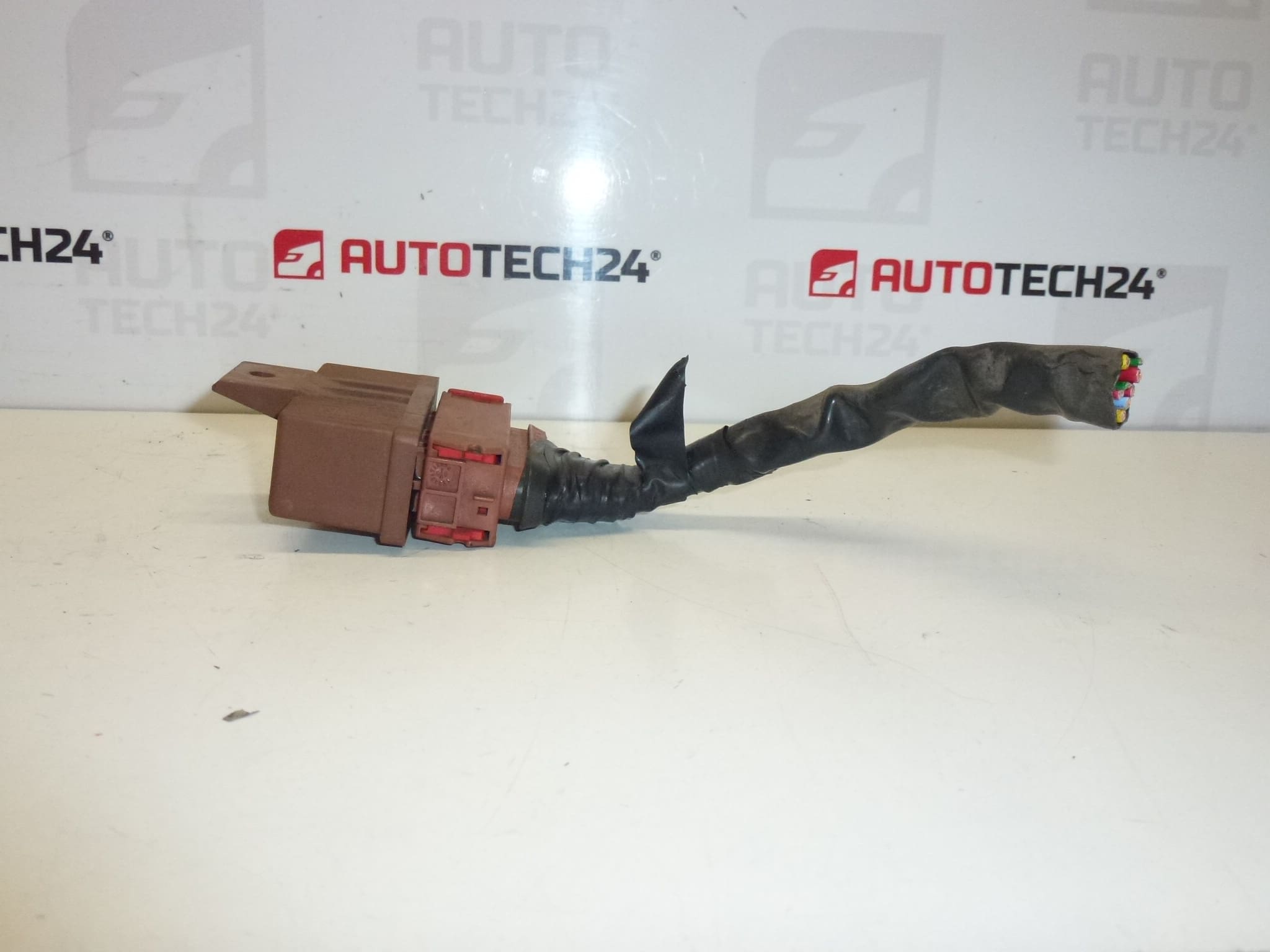 Relais de carburant BITRON avec faisceau 240109 19207L – Image 2