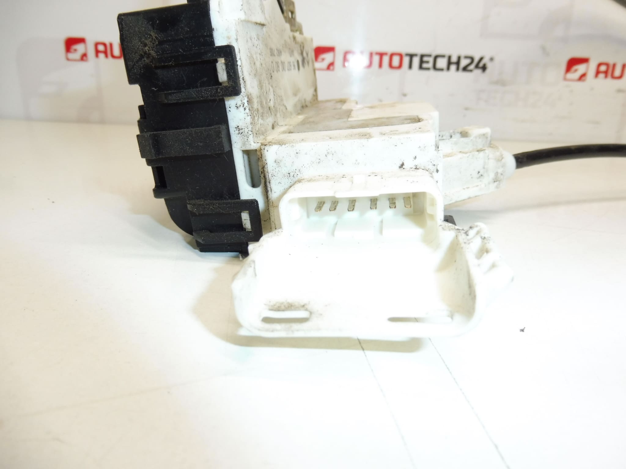 Serrure de porte passager Peugeot 1007 9646010280 9660701080 9681333880 9136AP – Image 2