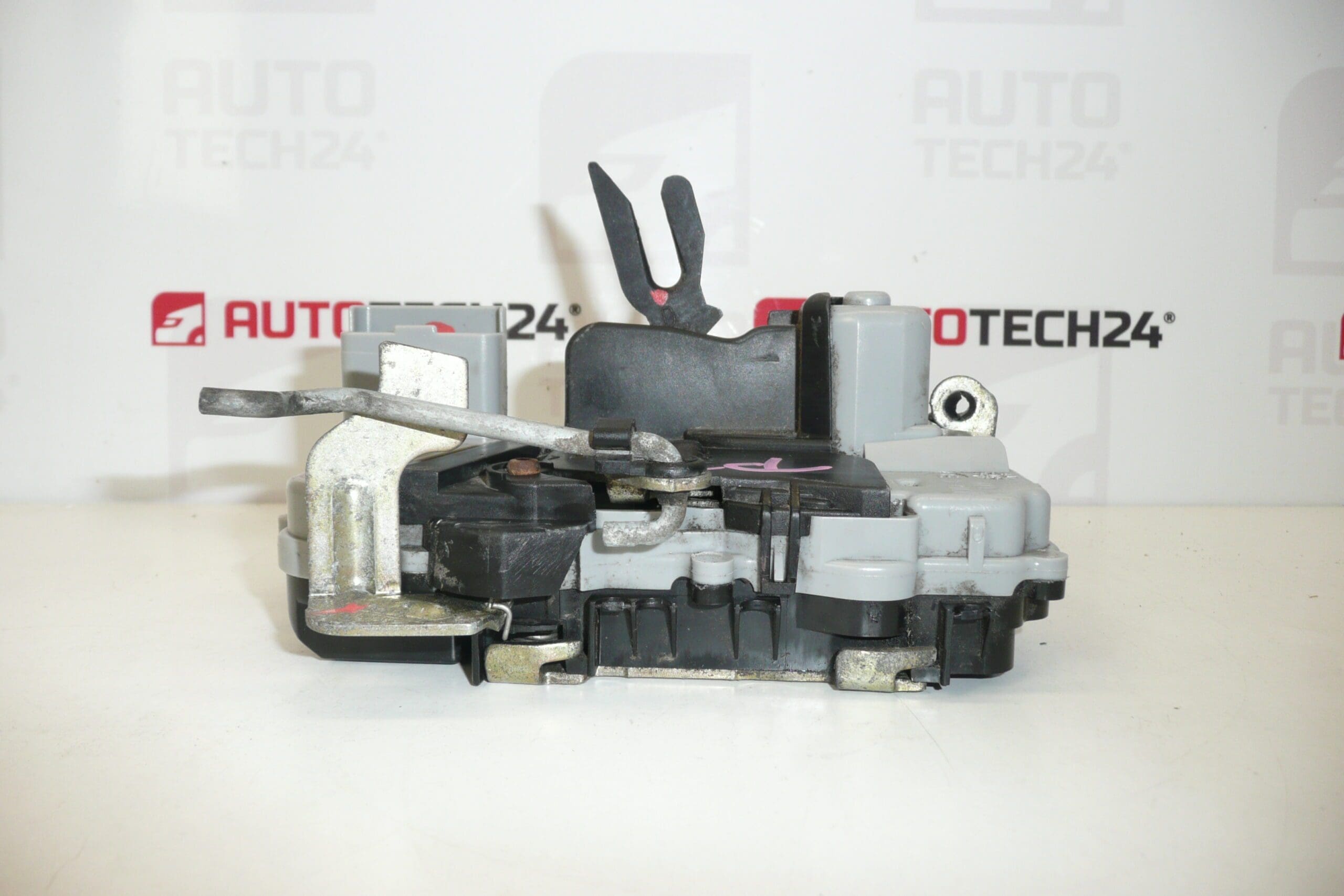 Serrure de porte avant droite côté passager Citroën Xsara 9136J2 – Image 2