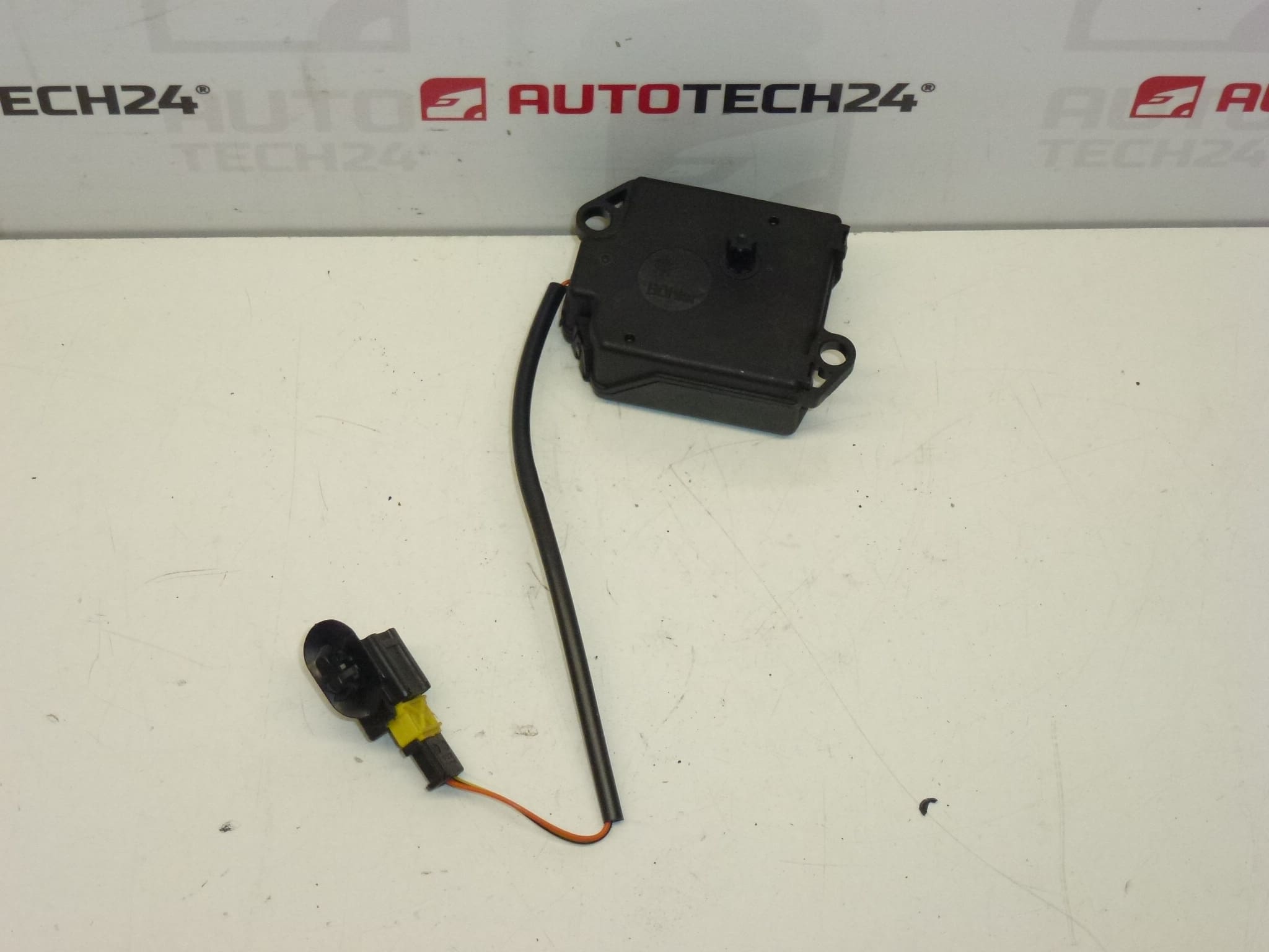 Servomoteur de chauffage Valeo pour Citroën/Peugeot 16107210006 6447CF – Image 2