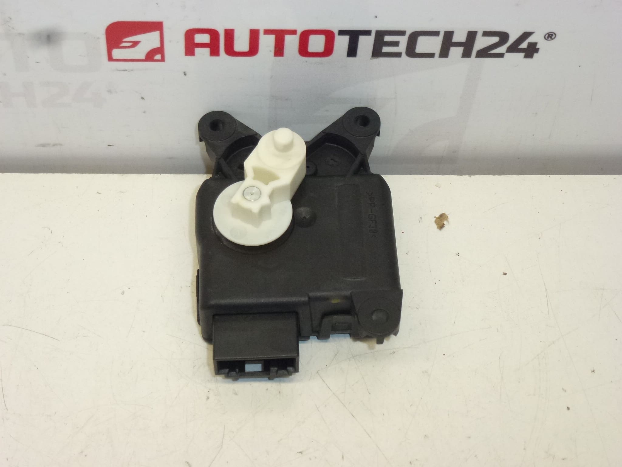 Servomoteur de chauffage Valeo Hella pour Citroën et Peugeot 664458E 6447NR – Image 2