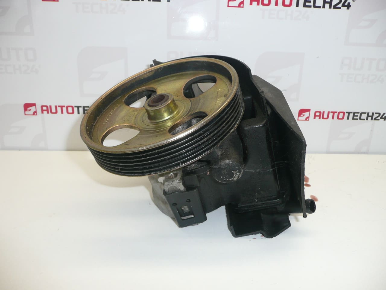 Pompe de direction assistée d'occasion pour Peugeot 206 1.4i/1.6i/2.0i - Réf : 9636868880 / 4007KX – Image 2