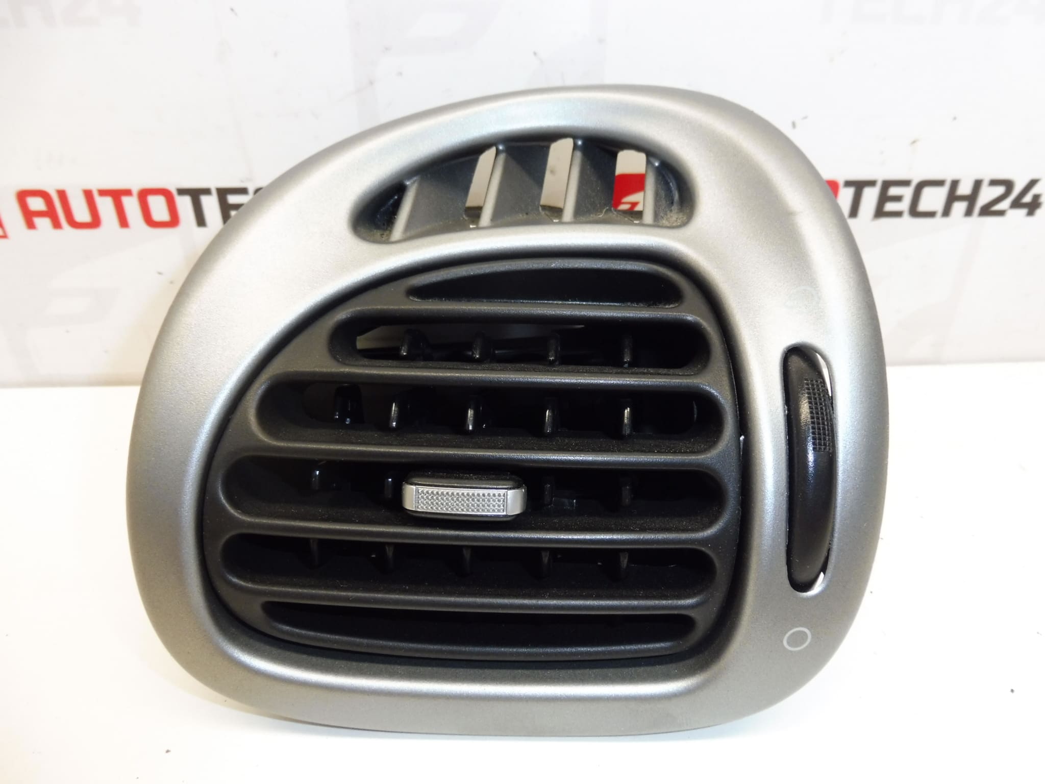 Bouche d'aération de chauffage Citroën Xsara Picasso 9631280177 8264AT – Image 2