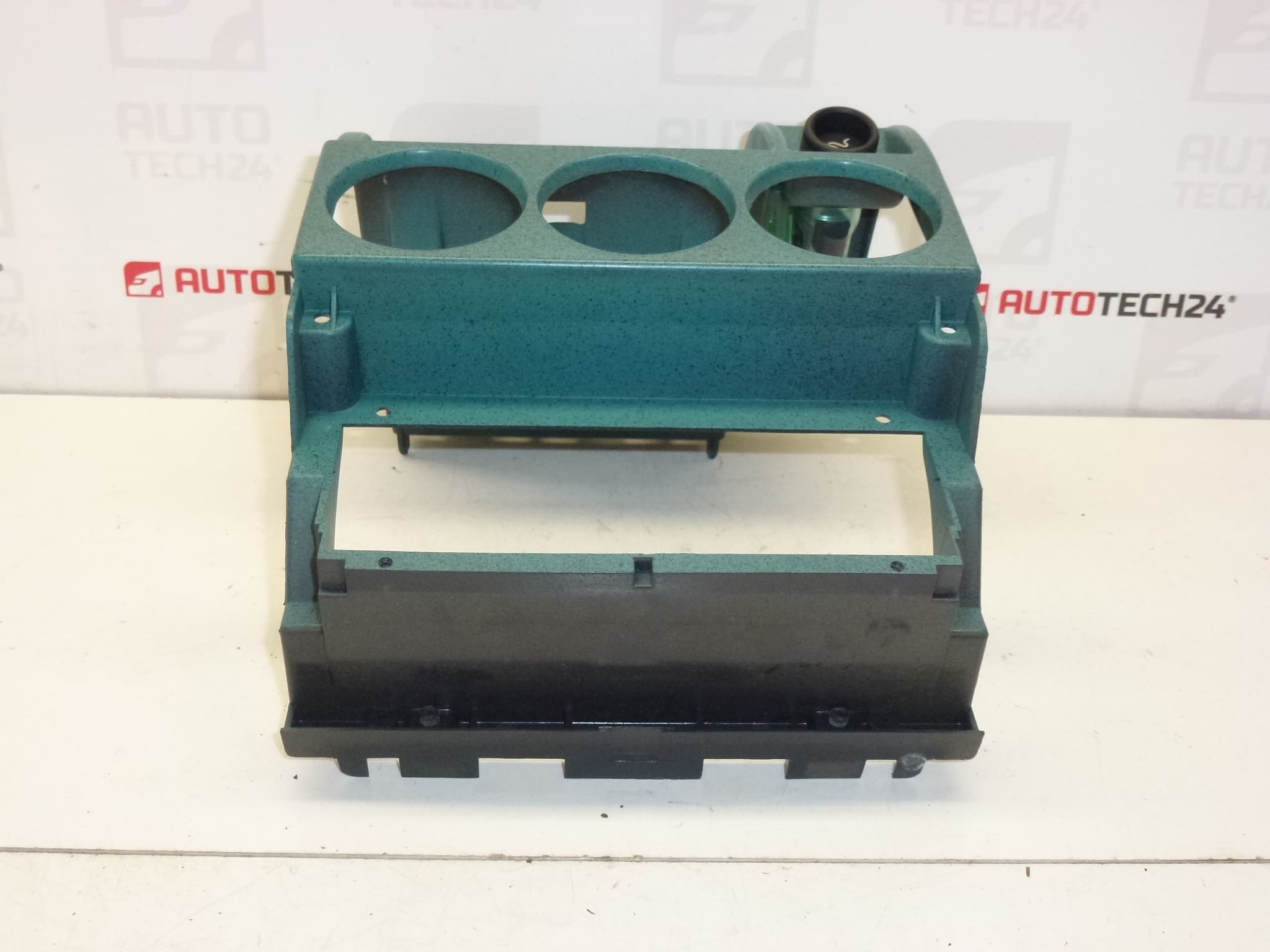 Tableau de bord Citroën Berlingo I et Peugeot Partner I 9602991677 8203LA – Image 2