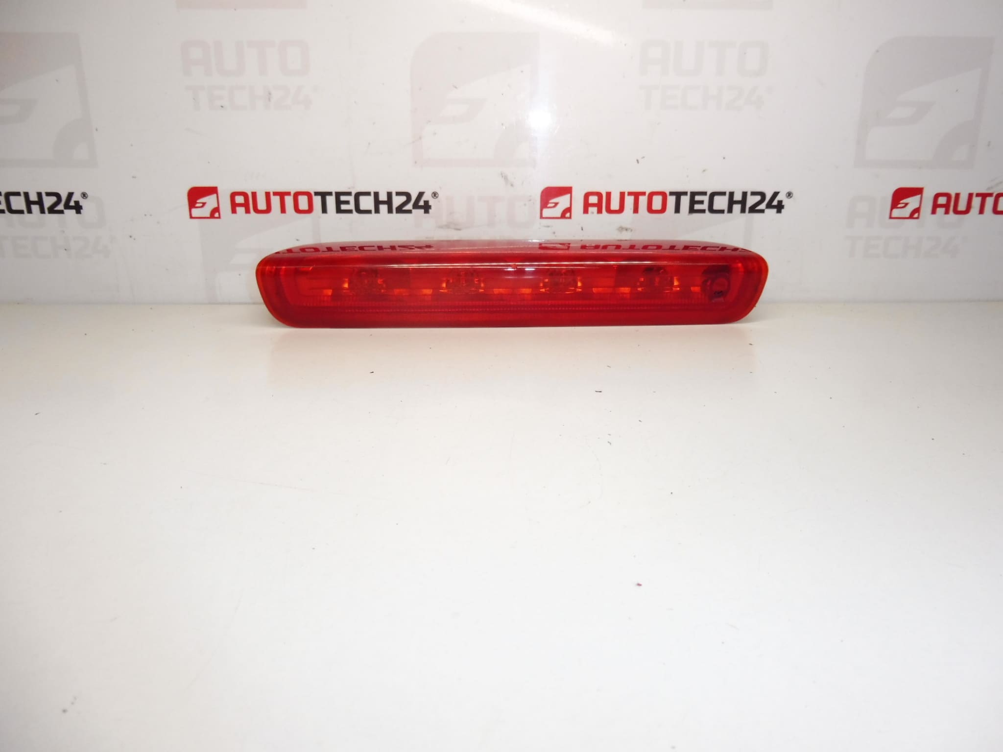 Troisième feu stop Citroën C3 Picasso 6351GK