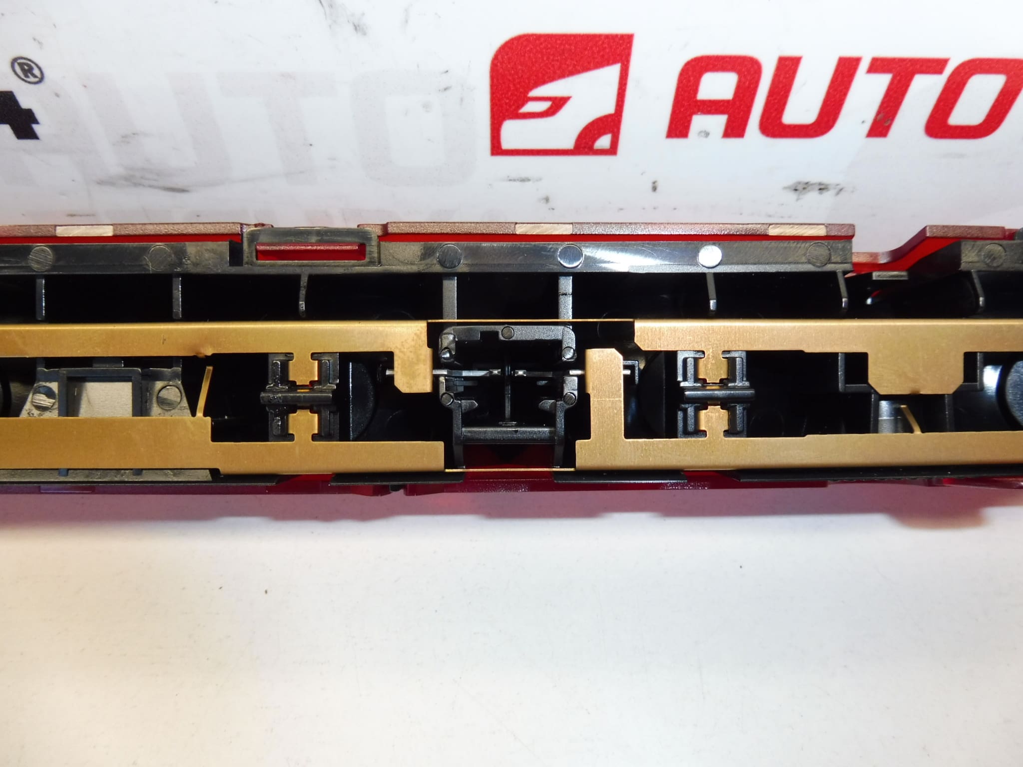 Feu stop central Peugeot 407 berline 6351S9 – Image 2