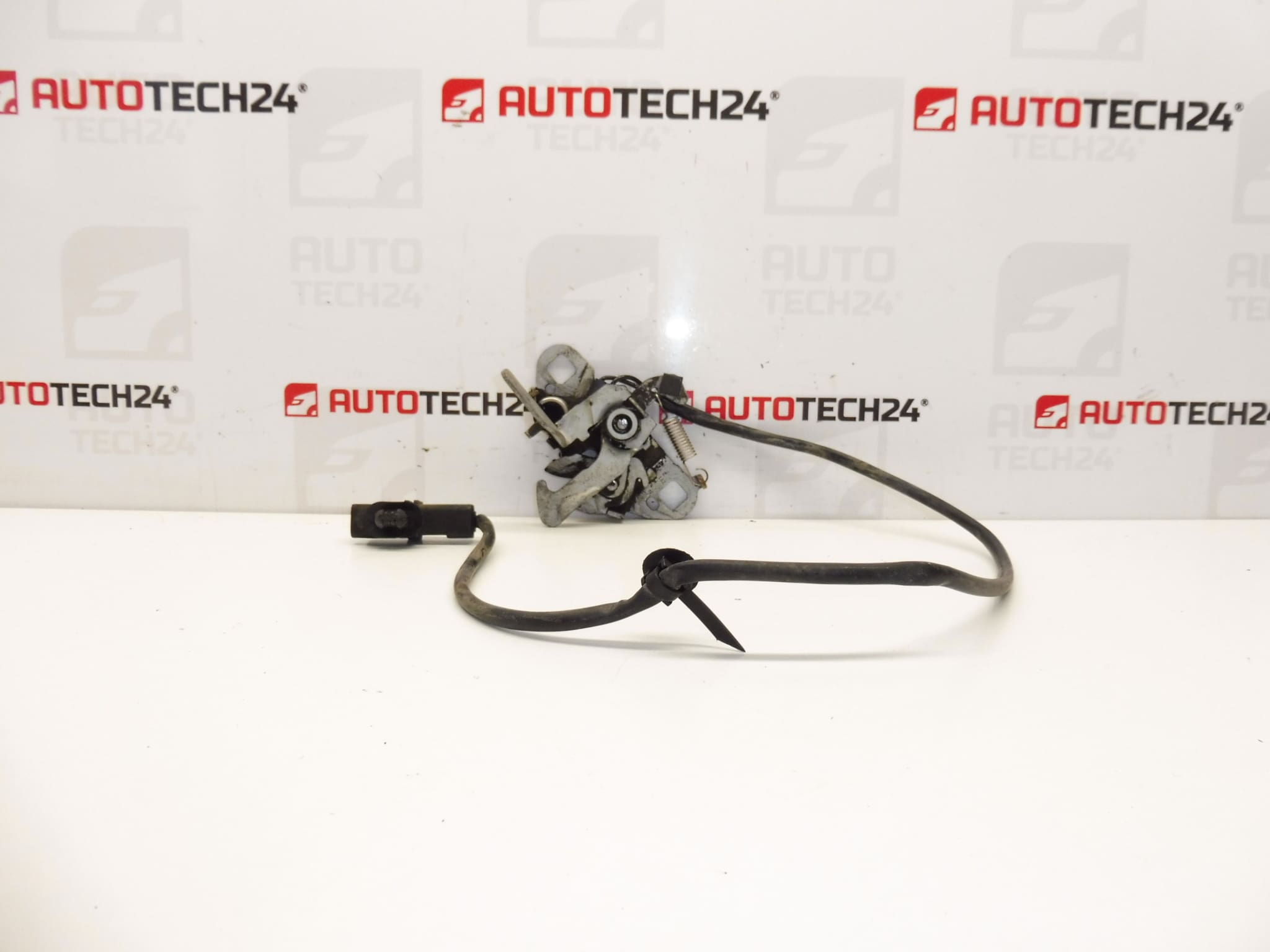 Serrure de capot Peugeot 607 793454
