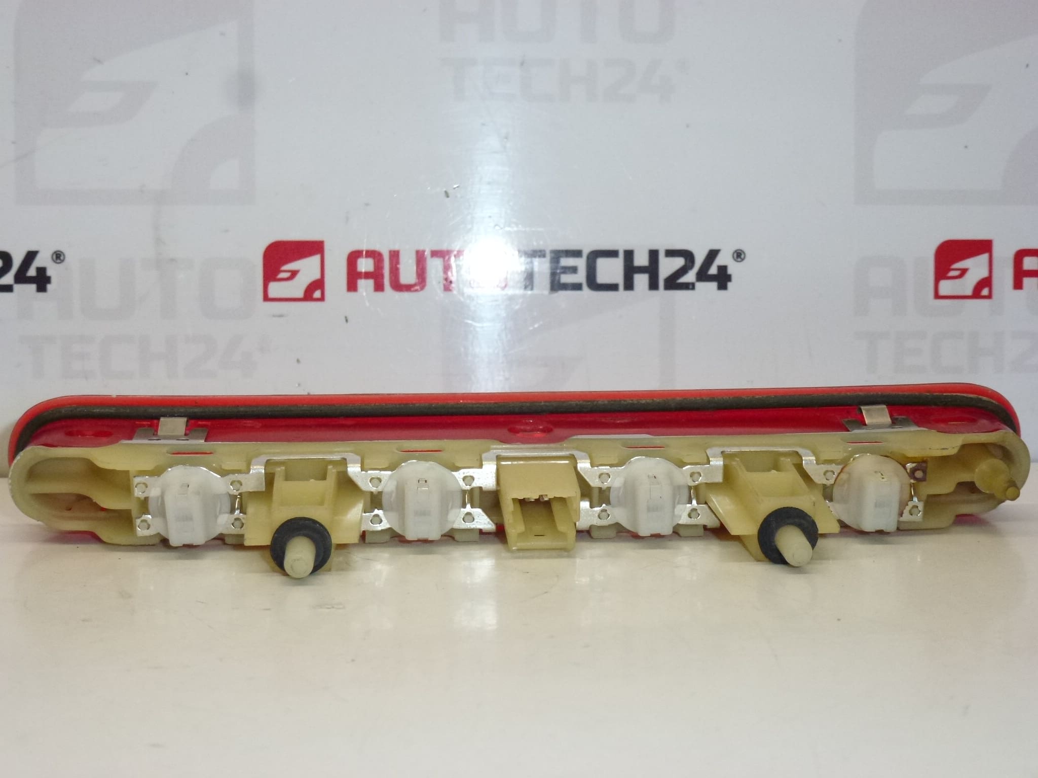 Troisième feu stop Peugeot 207 9649986880 6350Y2