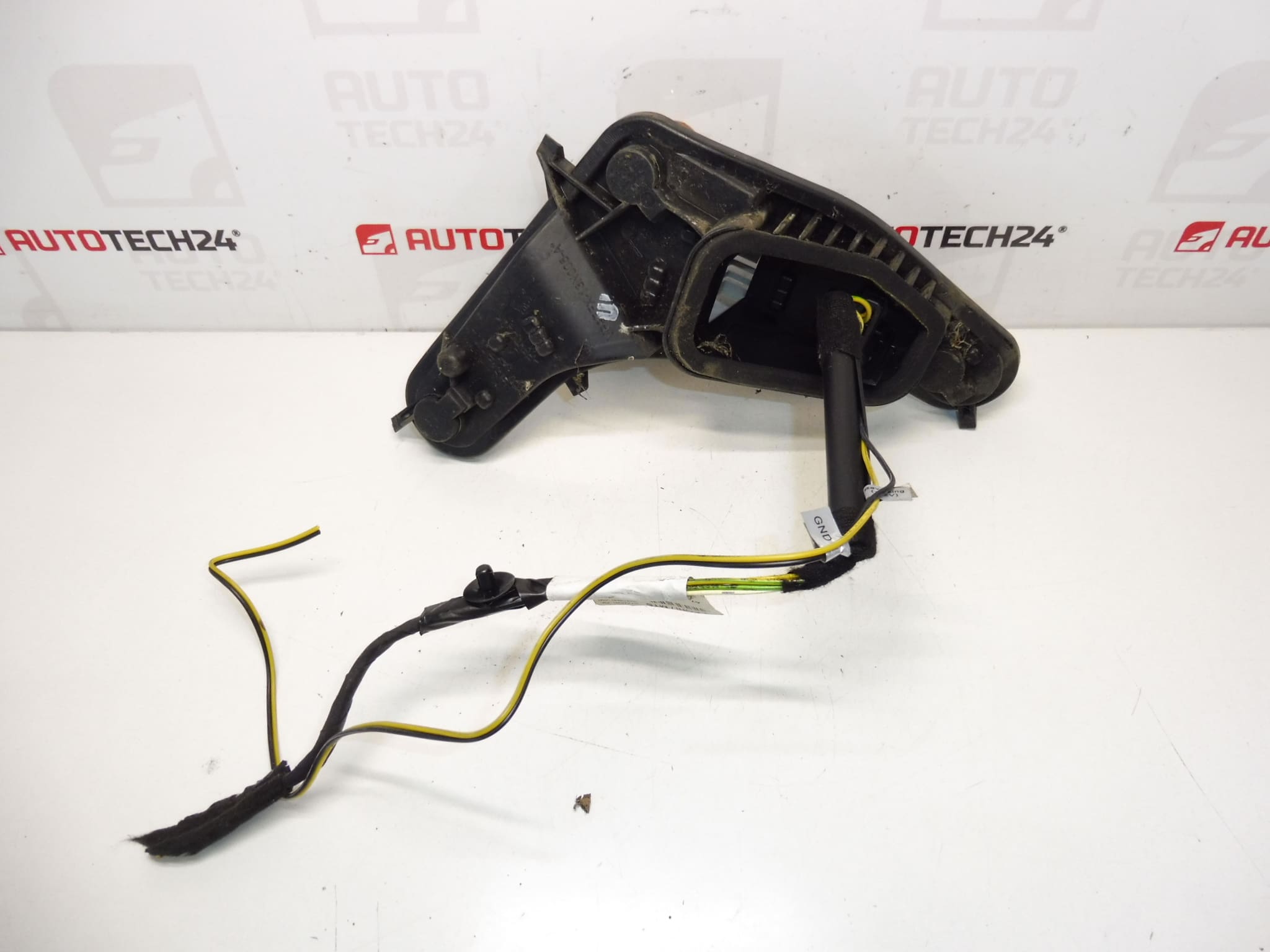 Socle d'ampoule pour feu arrière gauche Peugeot 207 9686566080 6350HQ – Image 2