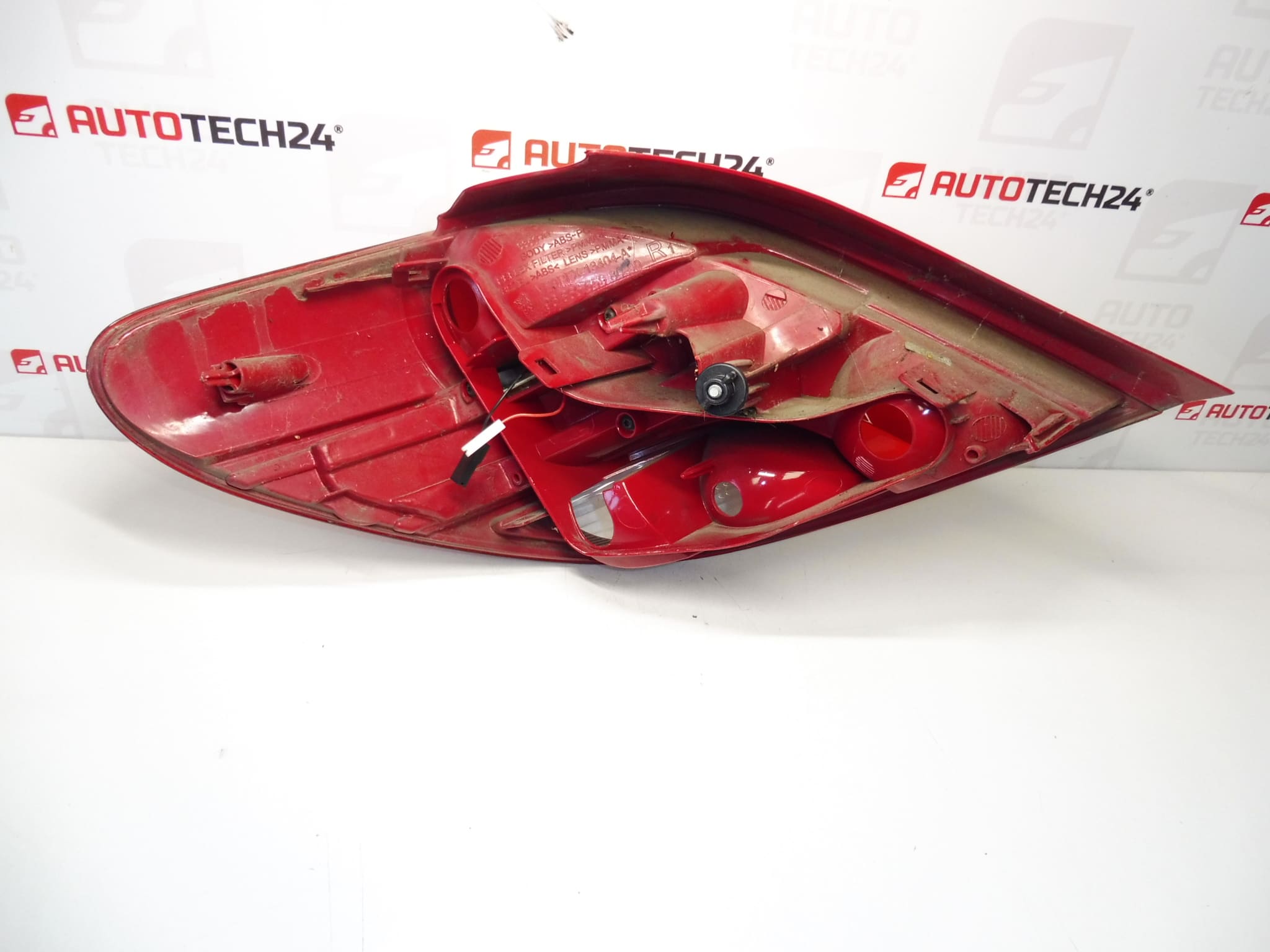 Feu Arrière Droit Peugeot 207 9686565980 6351HQ – Image 2
