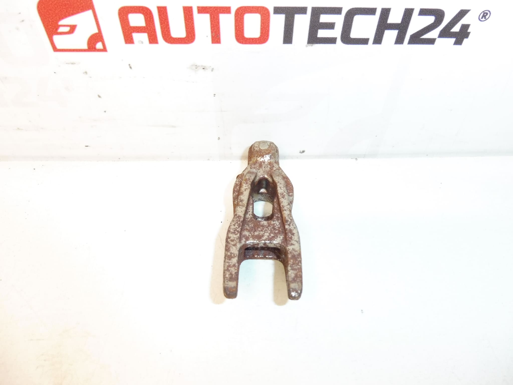 Fourche de fixation du support d'injecteurs Bosch 1.5 HDi 9811760780 – Image 2