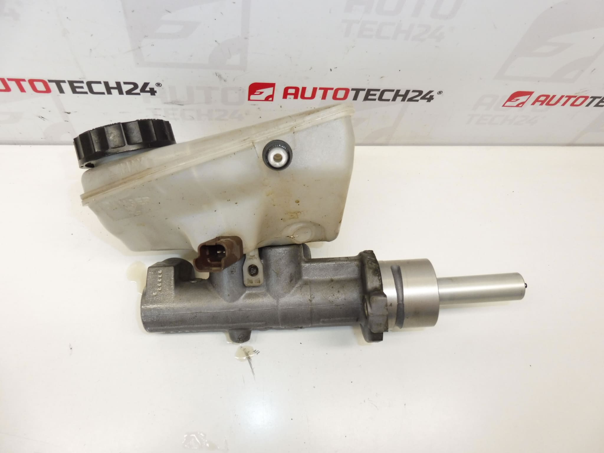 Maître cylindre de frein Bosch Citroën Peugeot Y21311 4601L6 463591