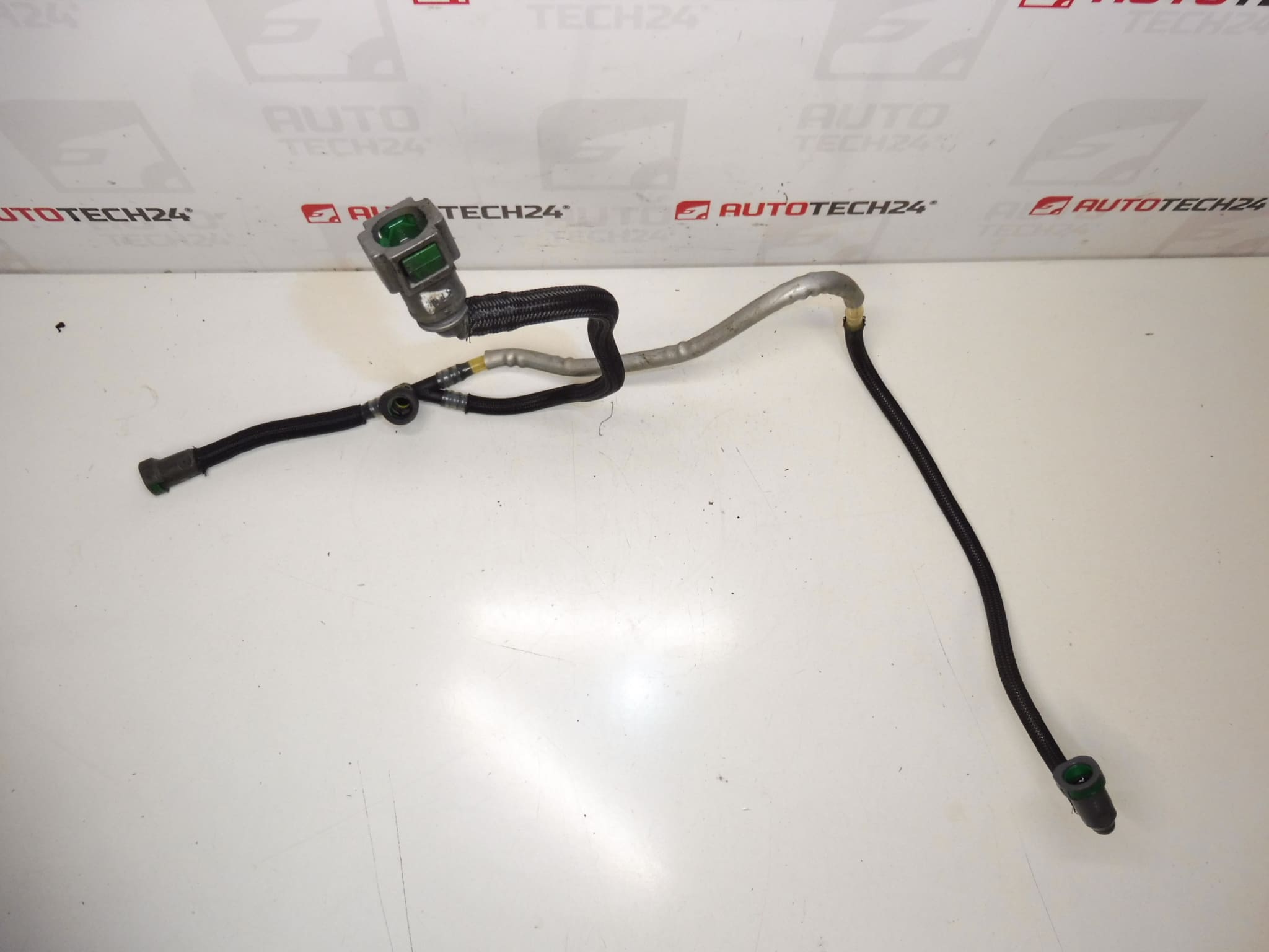 Tuyau de carburant pour Citroën/Peugeot 2.2 HDi - Référence 1574K9 – Image 2