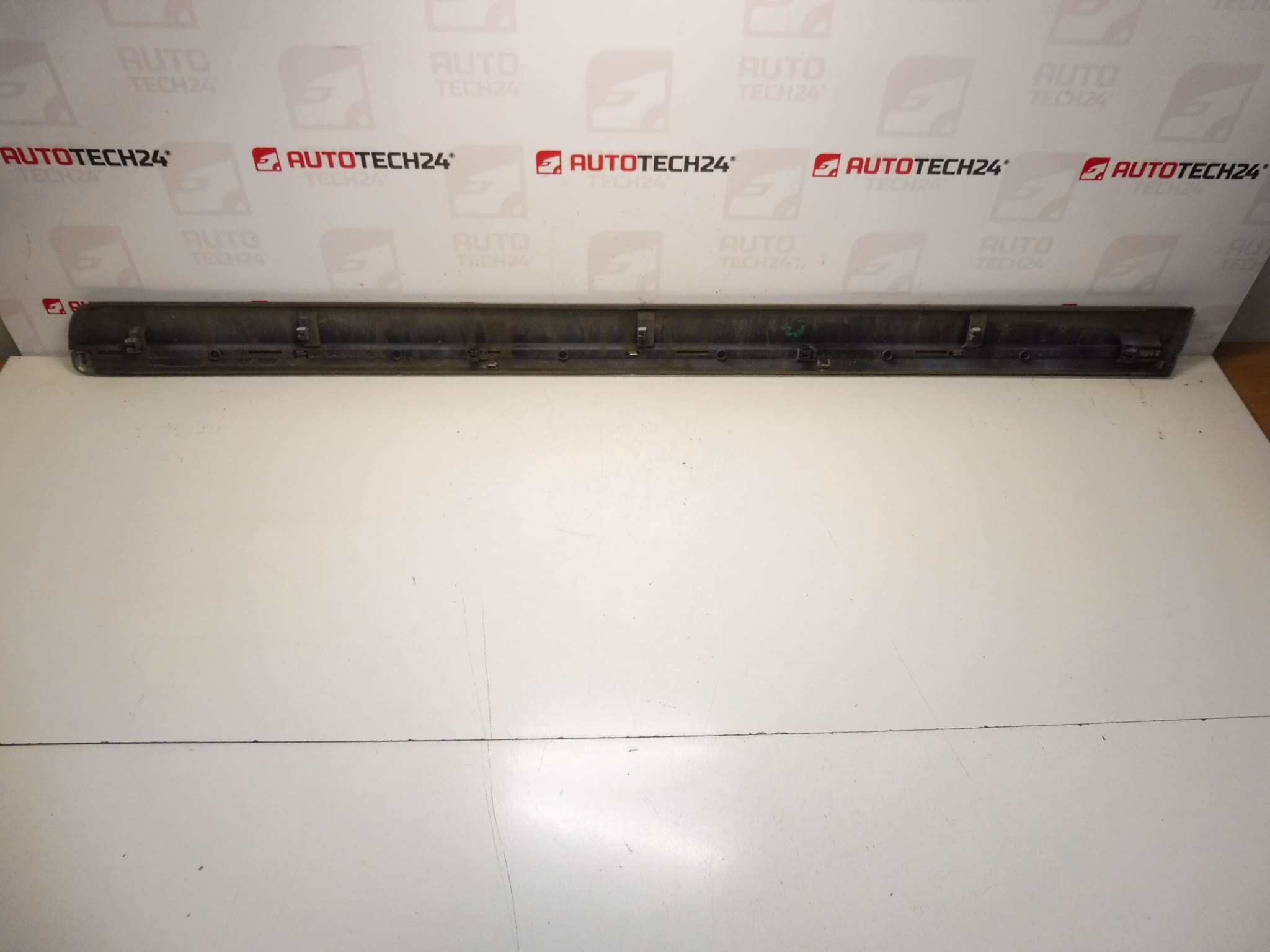 Moulure de porte arrière droite pour Citroën C8, Peugeot 807 KTQ 1401029677 8546W3 – Image 2