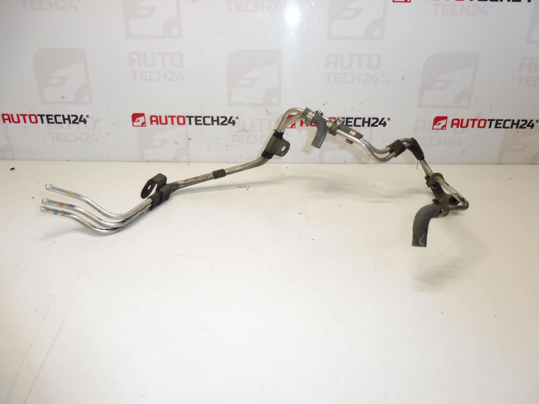 Conduite de dépression d'occasion pour Citroën / Peugeot 2.2 HDi (codes 1622CW, 1622EH) – Image 2