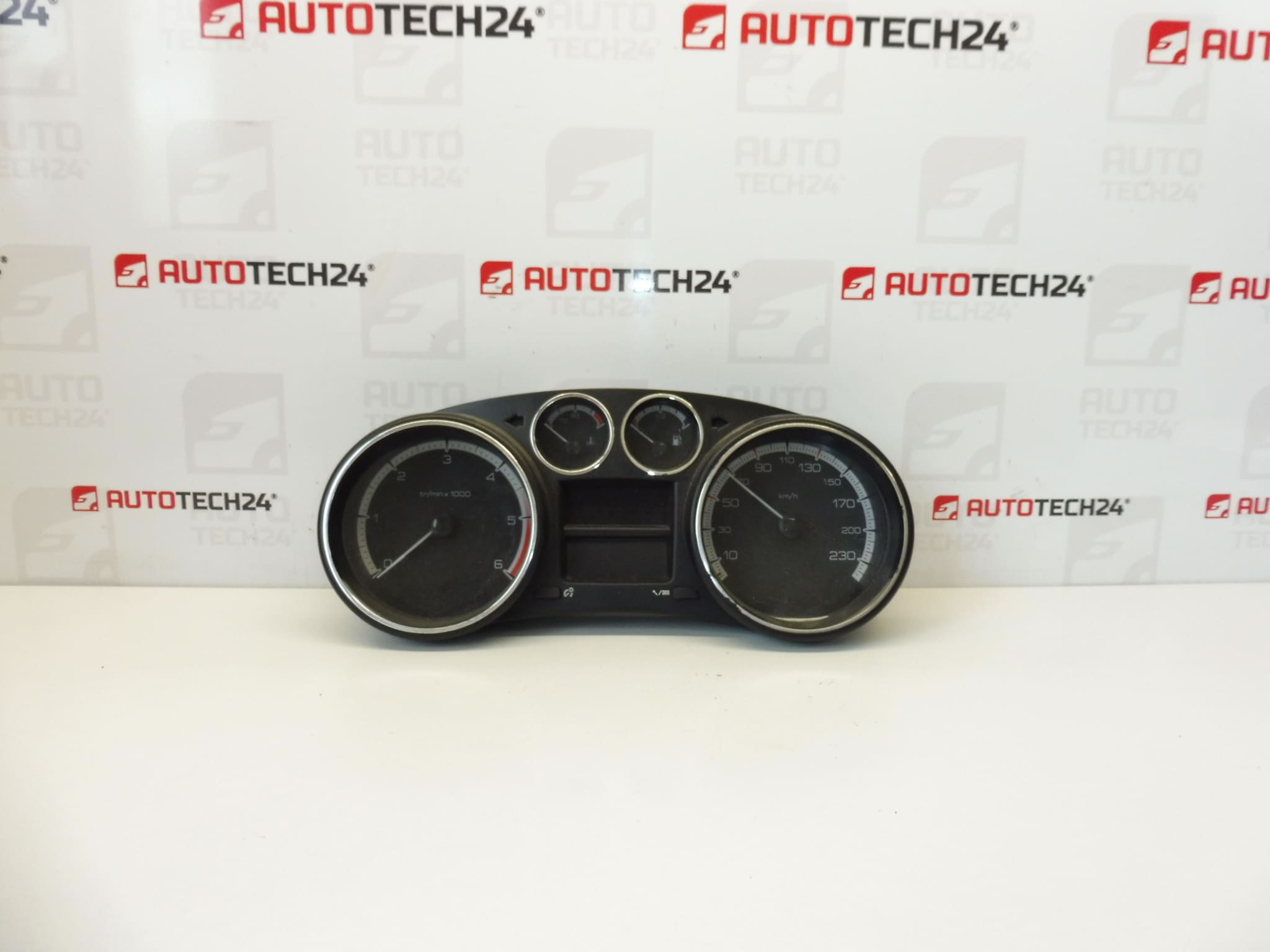 Compteur de vitesse Peugeot 308 166000 km 9666649080 9806132480