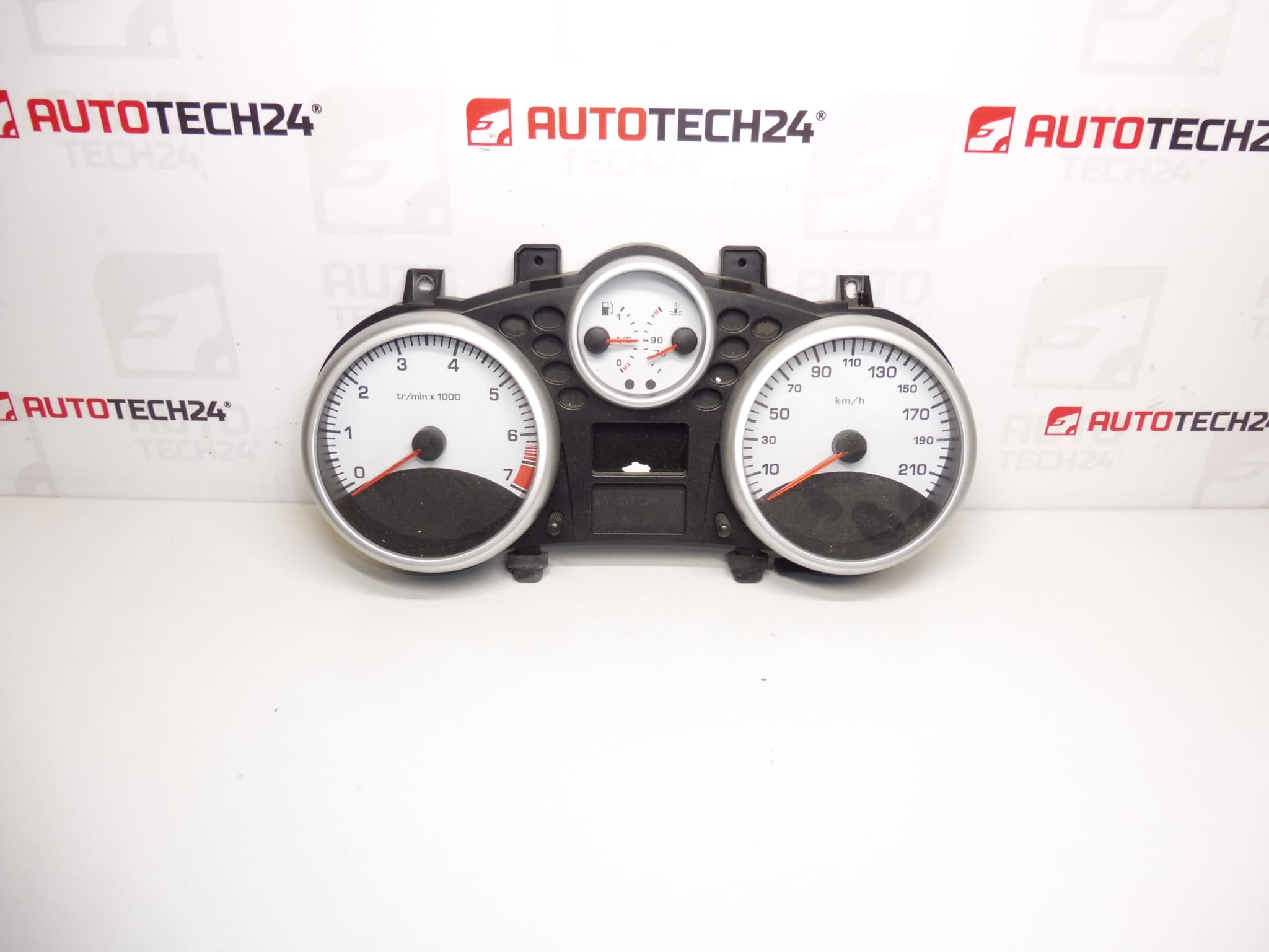 Compteur de vitesse Peugeot 206+ 121000 km 9673798980 6103HG