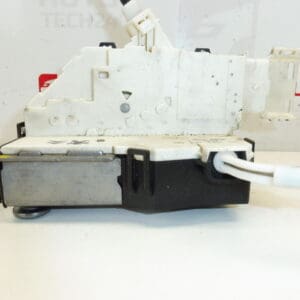 Serrure de porte droite Peugeot 407 9683417780 9136FE