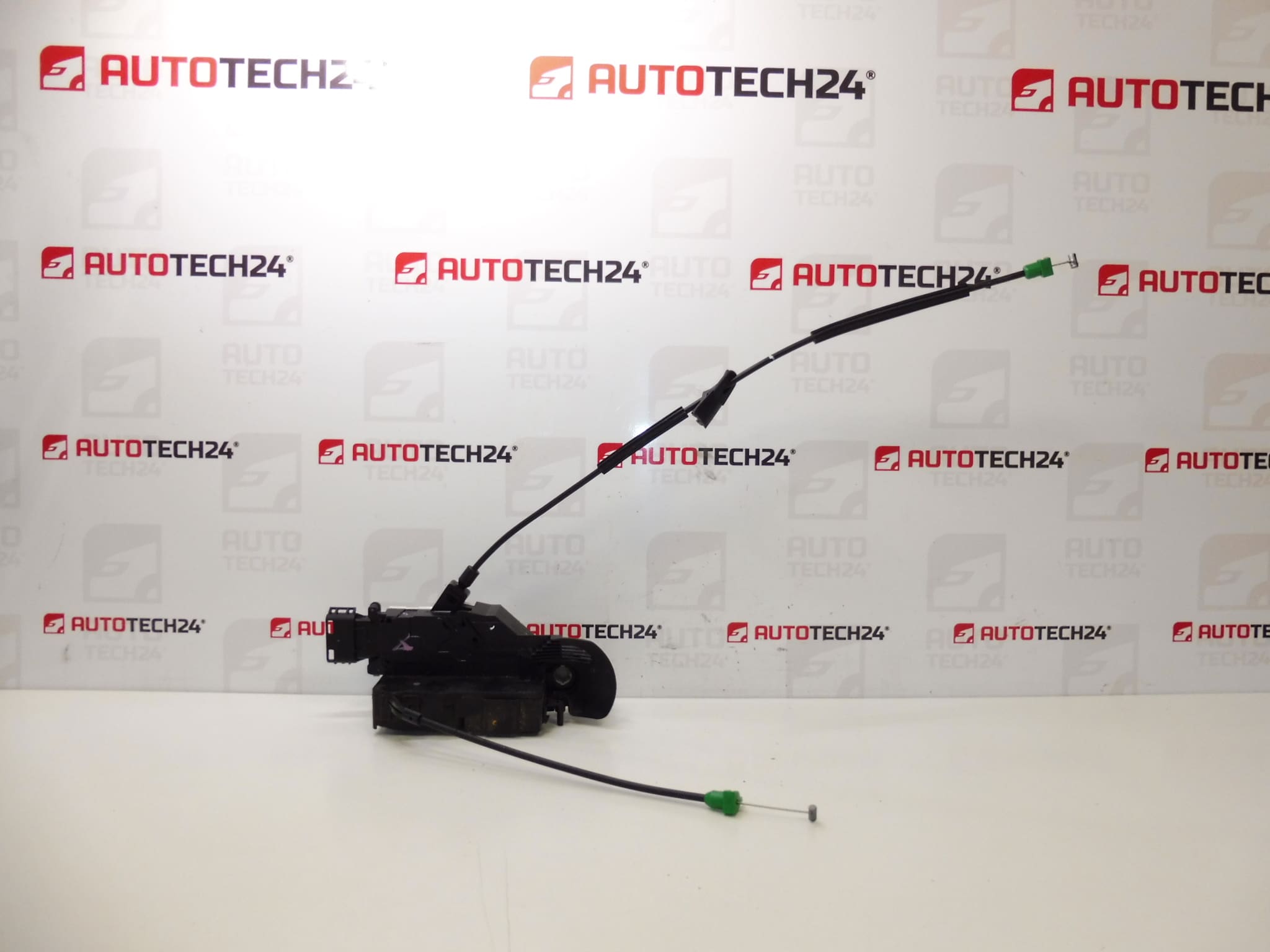 Serrure de porte avant gauche Citroën C3 Picasso 9135FR