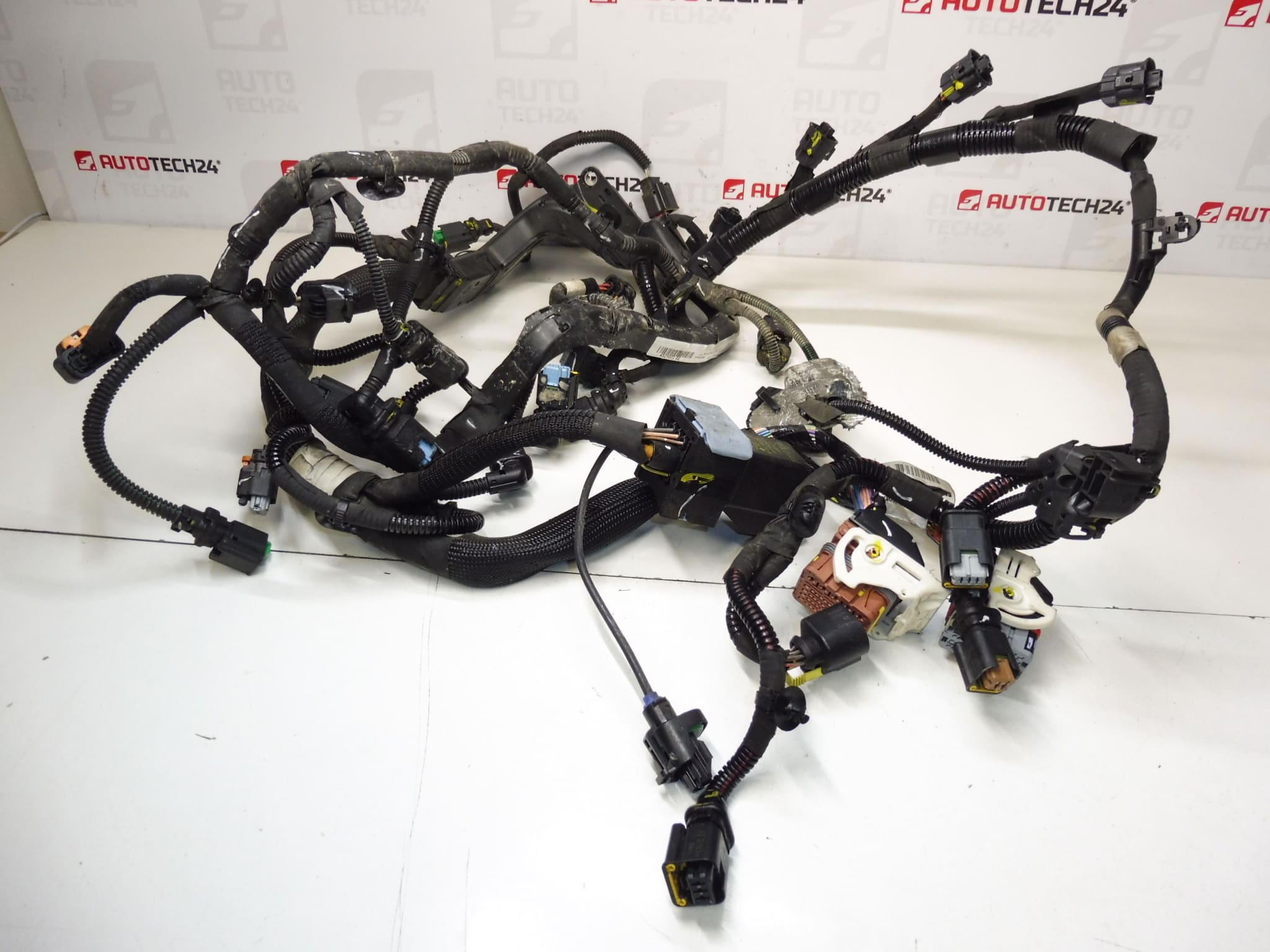 Faisceau principal du moteur Citroën/Peugeot 1.6 e-HDi 9803029180 9678305680 – Image 2