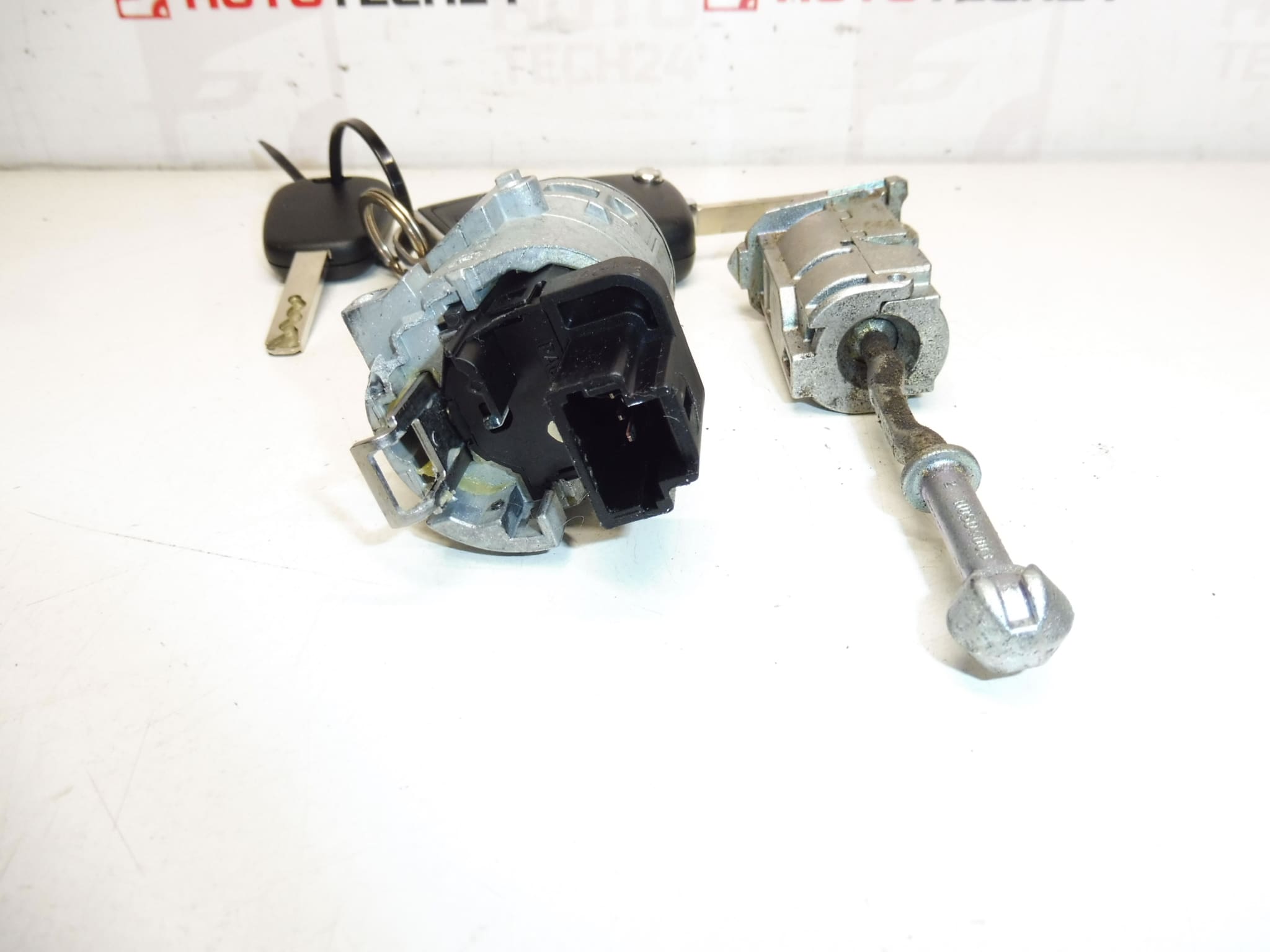 Kit de serrures avec 2 clés pour Citroën 9801984780 4162PT – Image 2