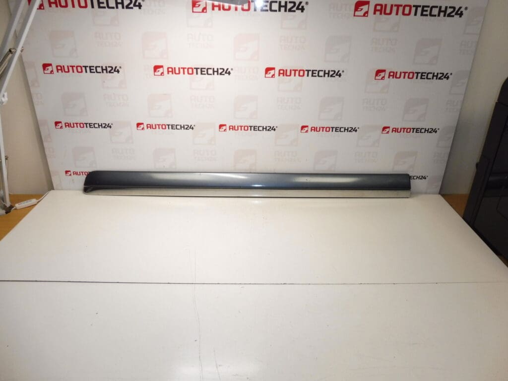 Moulure de porte avant droite Citroen C8 Peugeot 807 EZW 1401028477 8545GJ