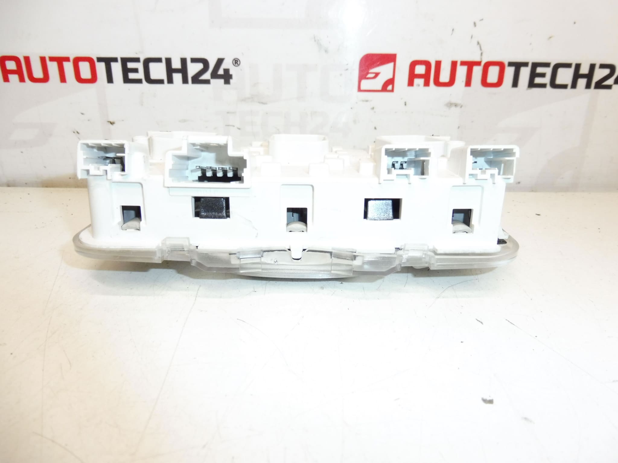 Plafonnier d'occasion pour Peugeot, Citroën et DS - Réf. 96781446BJ / 6362AS – Image 2